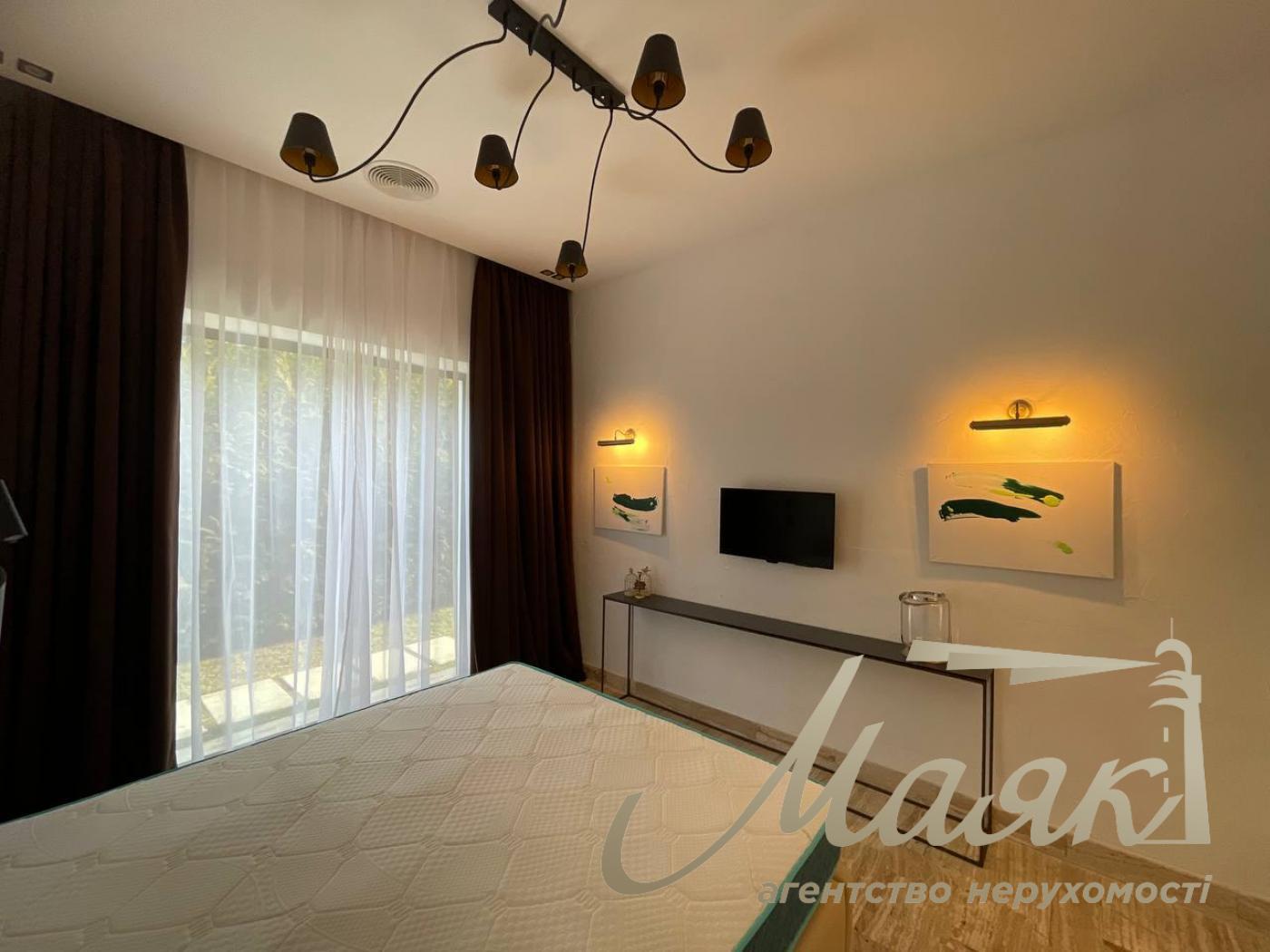 Оренда будинку Лісники- 200 м2 у котеджному містечку Хутір Ясний, з виходом на озеро, 10 соток