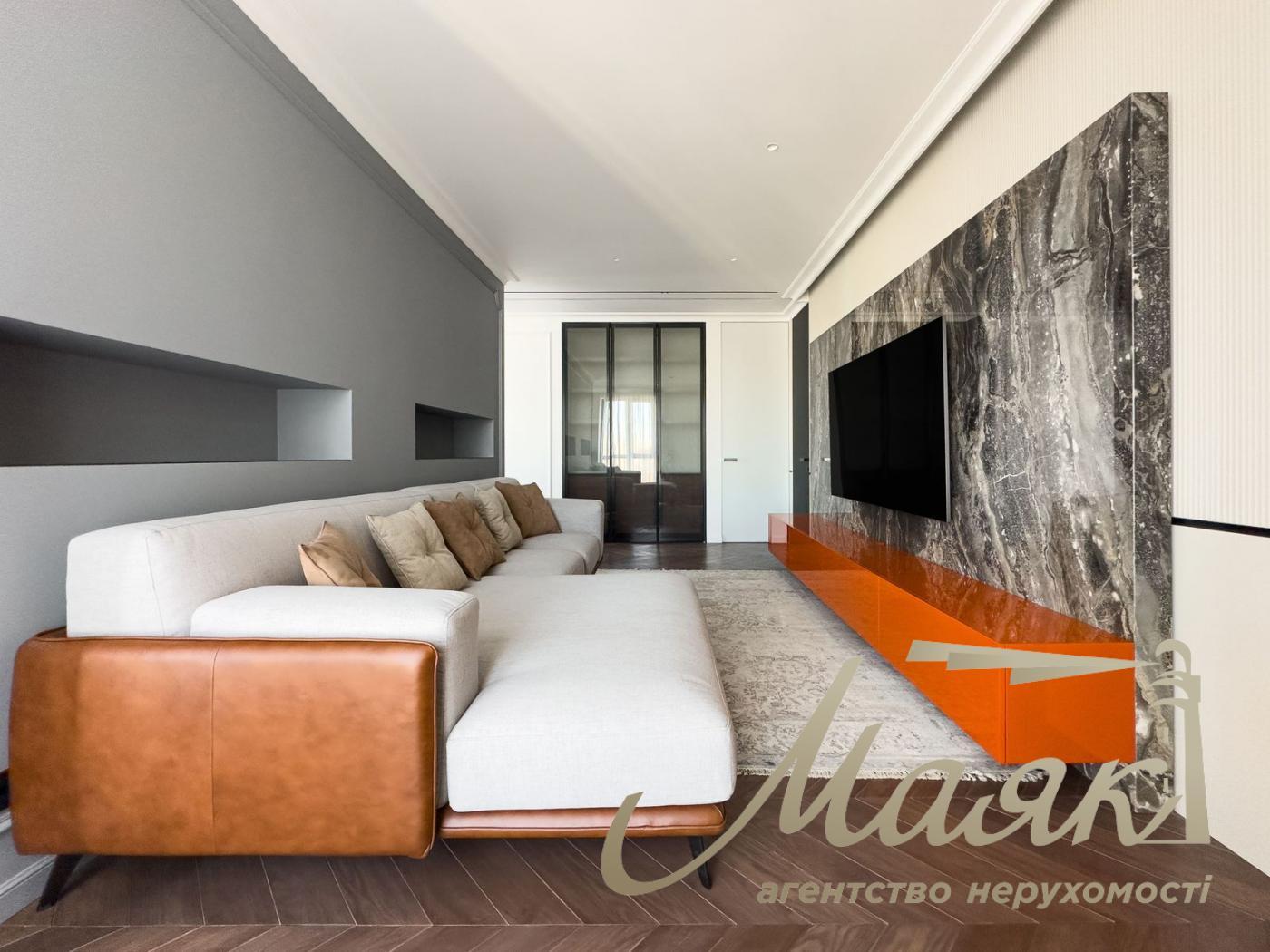 Rent of an exclusive apartment 300m2 in the residential complex Chicago Central house, Antonovicha st. (Gorky), 44