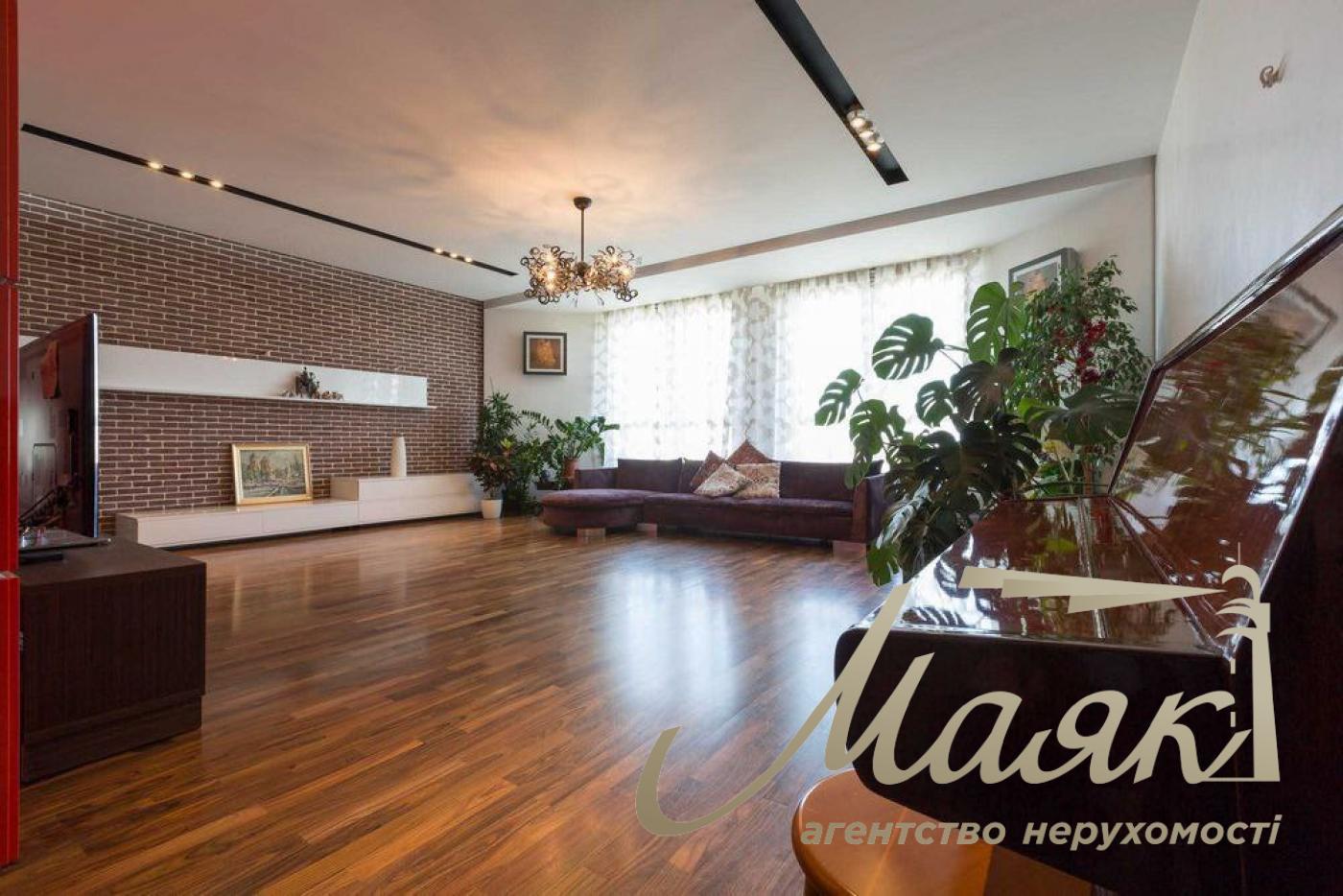 Sale of 4-room apartment, Kudryashova street 20, Vremena Goda residential complex, Solomensky district!