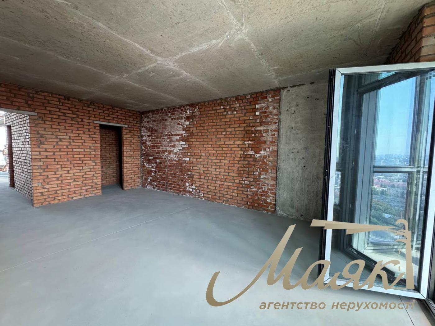 Продаж 4-кімнатної квартири площею 191 м², пентхаус, ЖК «Максима»