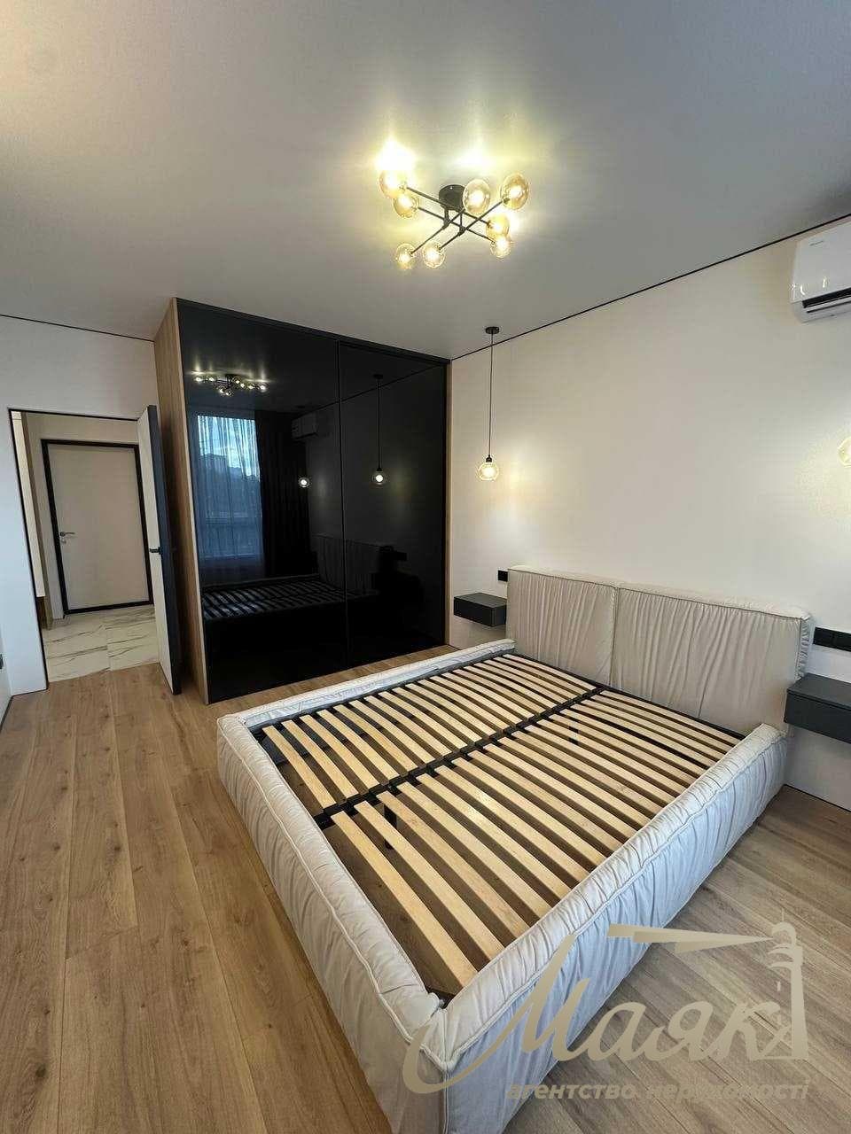 Продаж 2-кімнатної квартири, 46 м², ЖК «Світло Парк»