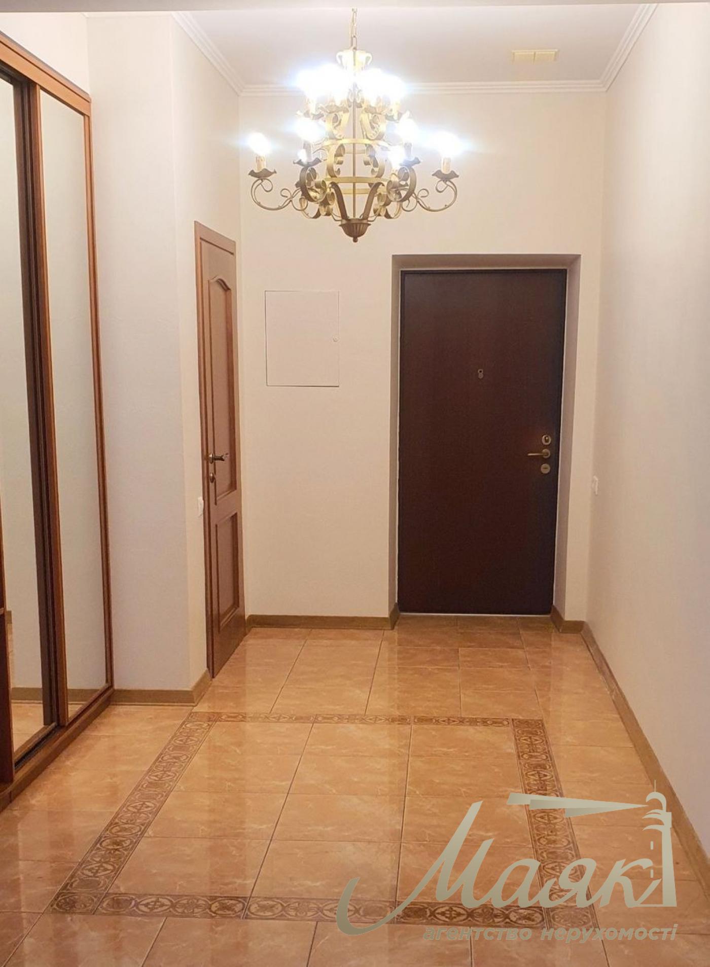 Оренда 3 кімнатної квартири на Печерську, бул.Лесі Українки
