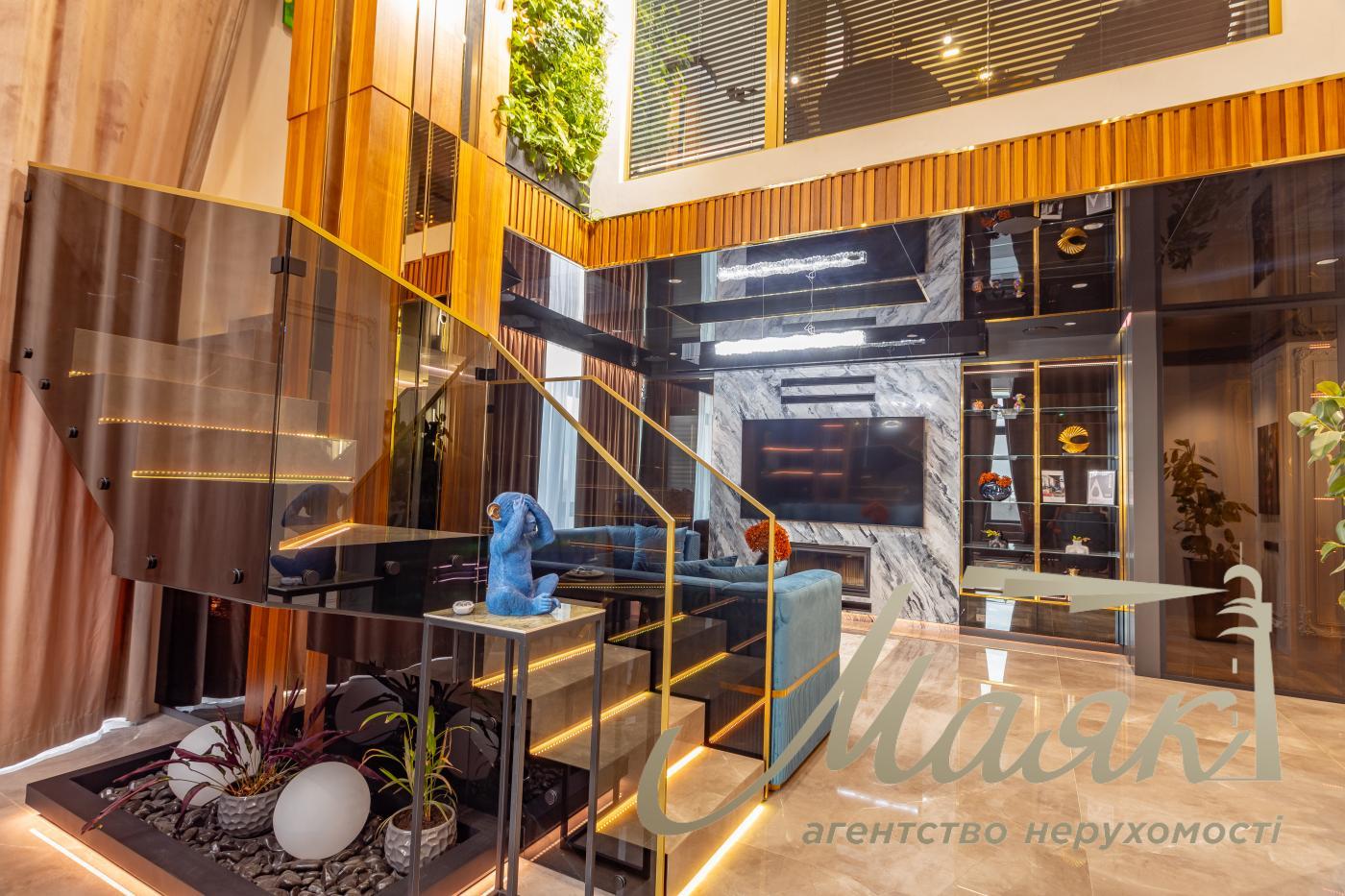 Продаж пентхауса 195 м² з терасою та дизайнерським ремонтом у ЖК Park Avenue VIP, Київ