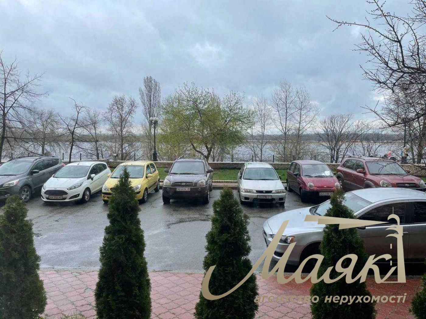 Rent a facade premise 201m2, Heroes of Stalingrada Ave, Obolonskyi r-n.