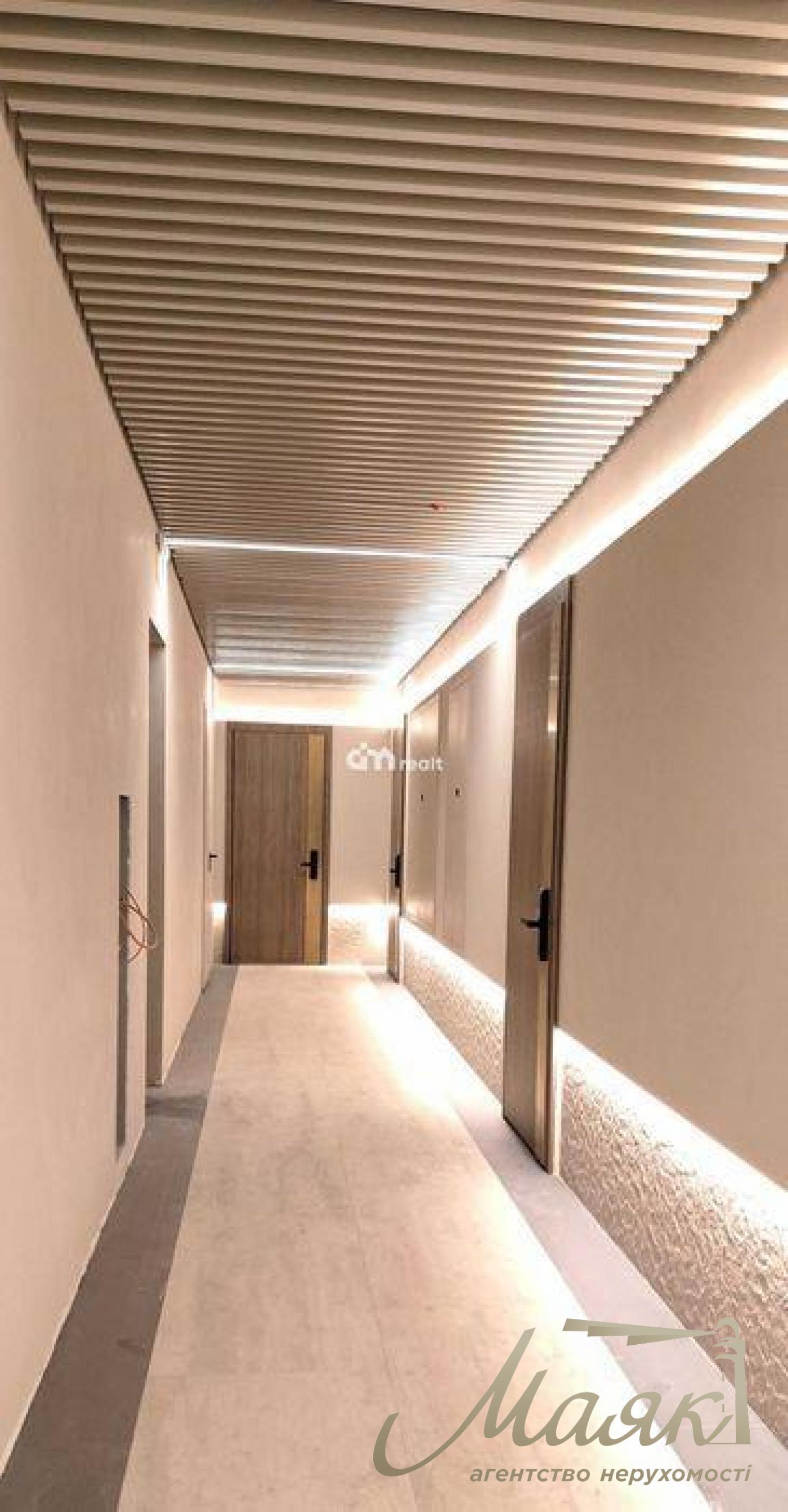 Продаж 3-к квартири в А136 Highlight Tower, Центр