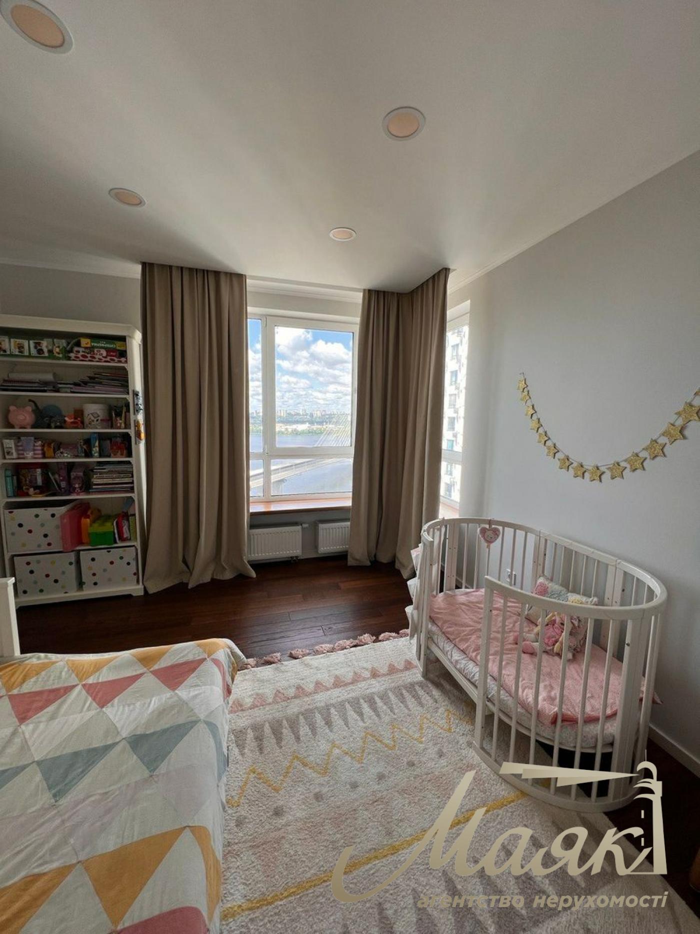 Продаж 3-кімнатної квартири, ЖК Зарічний, 62м², стм. Славутич, Дніпровський район, Київ