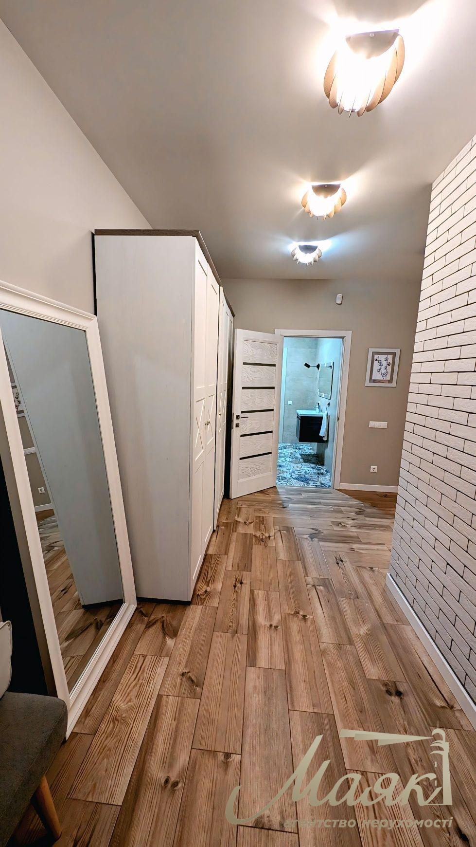 Продаж дуплексу 135м2 з ремонтом і меблями в центрі Петропавлівської Борщагівки