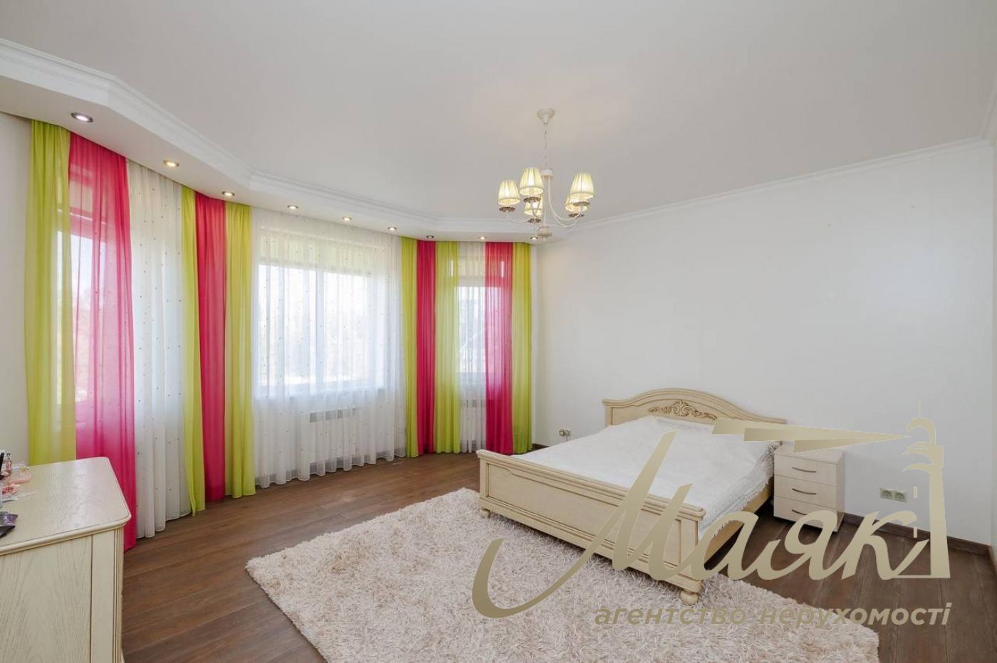 Аренда 2-х этажного дома 240м2, Голосеевский район, Чапаевка.