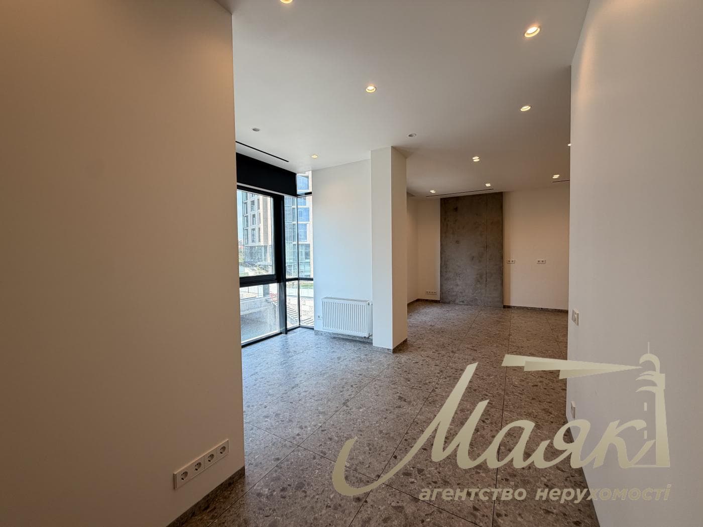 Space for rent (55 m²) in the Novopechnye Lipki residential complex, Dragomirova Street
