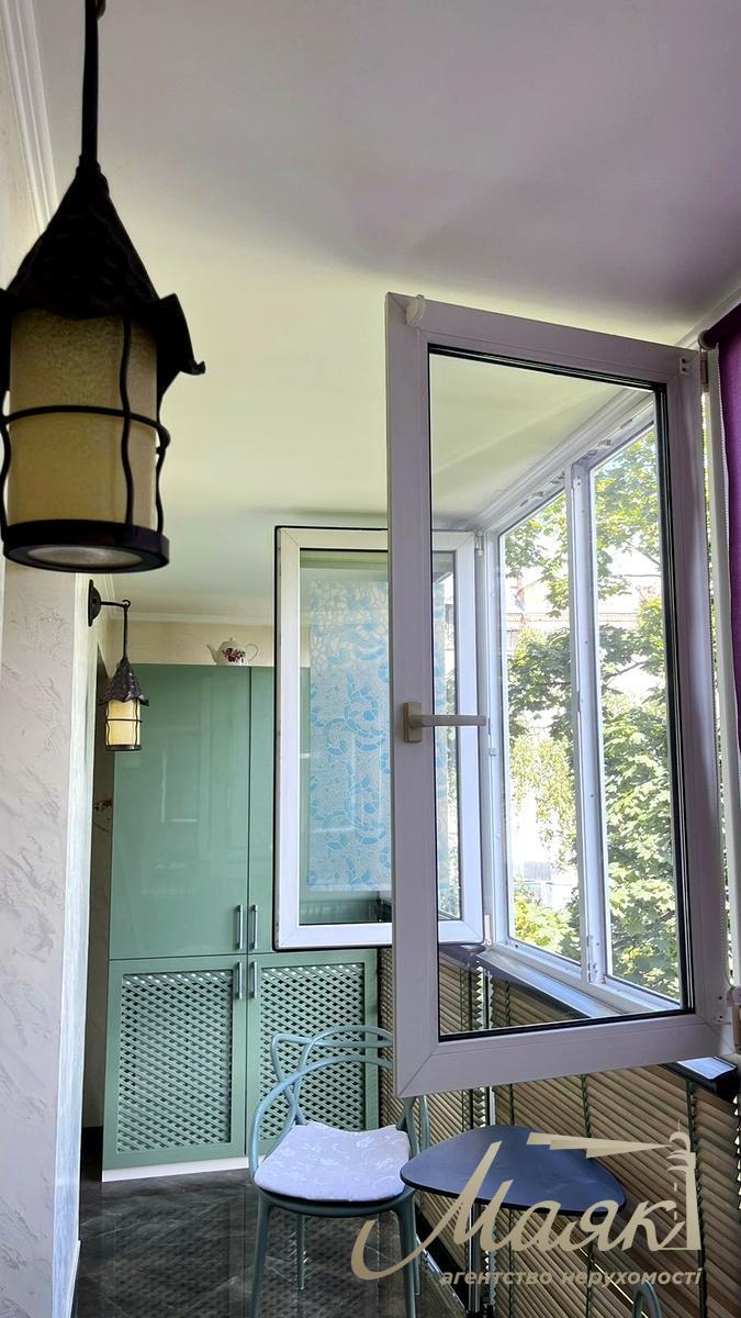 Оренда 4-кімнатної квартири в Цетрі, стм. Площа Українських Героїв, Київ