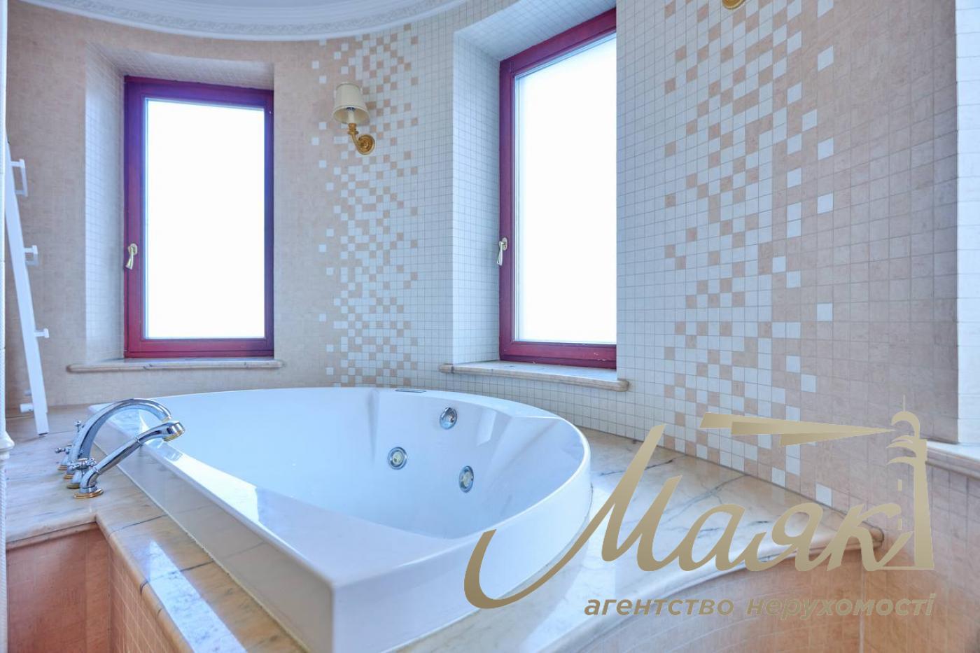 Оренда 4 кімнатної квартири, 163 м, Жилянська 30а, Голосіївський район