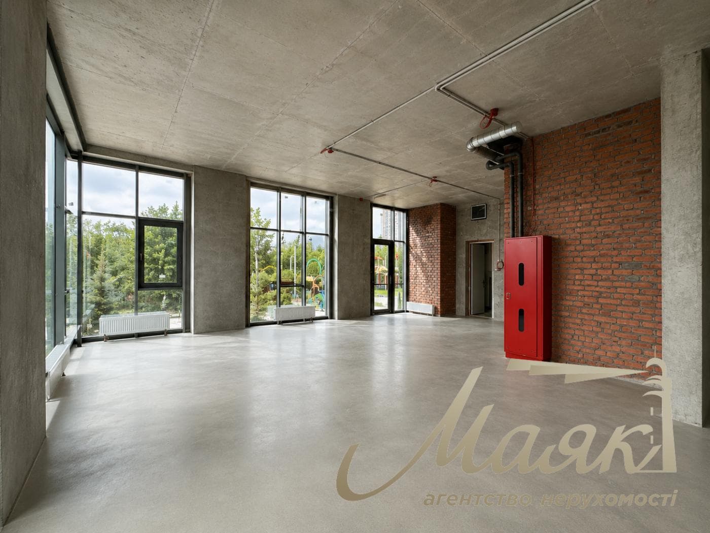 Rent a facade room 72.88m2 Dragomirova str. in the LCD "Novopecherskie Lipki"