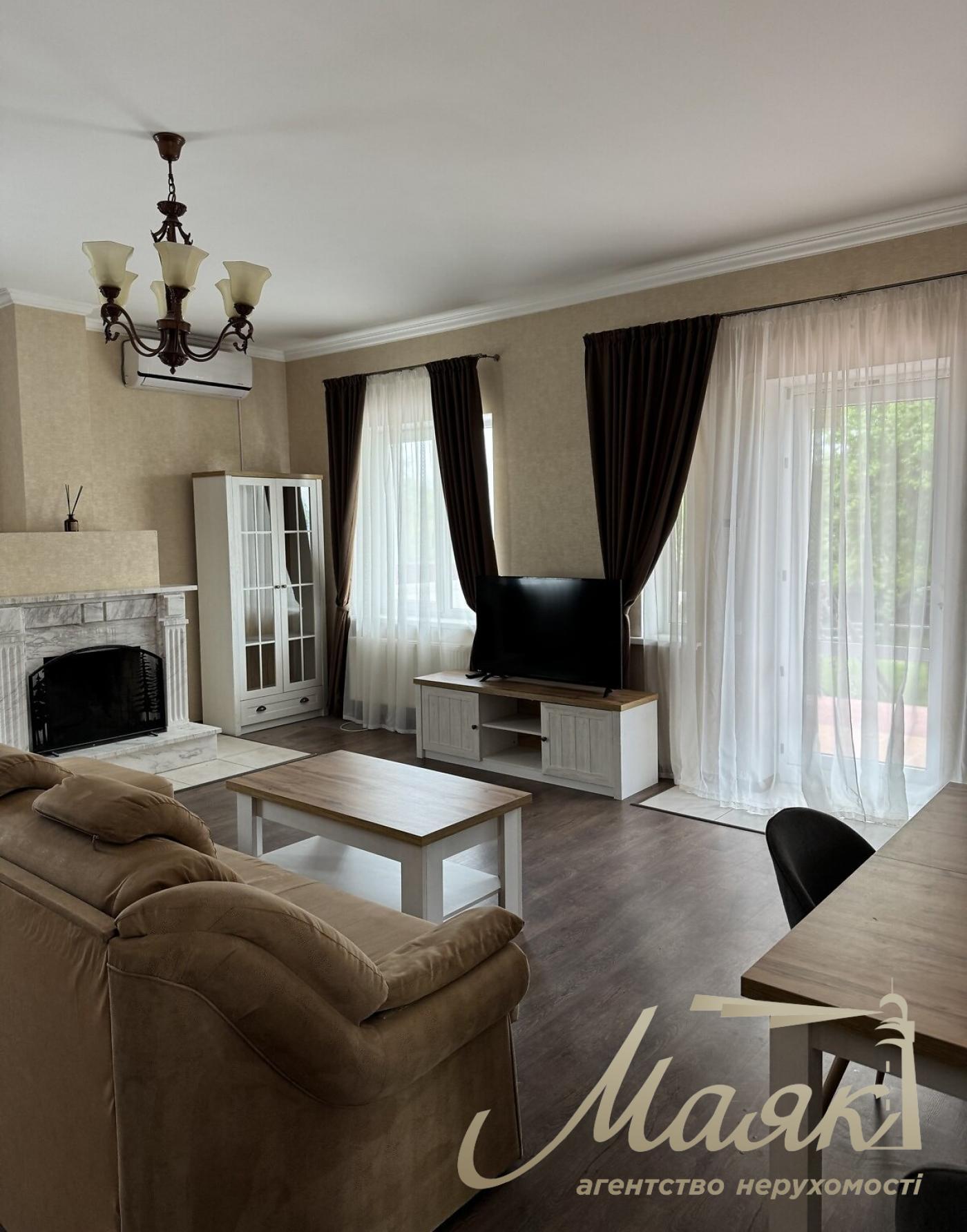 Оренда будинку 310м2 у селі Ходосівка