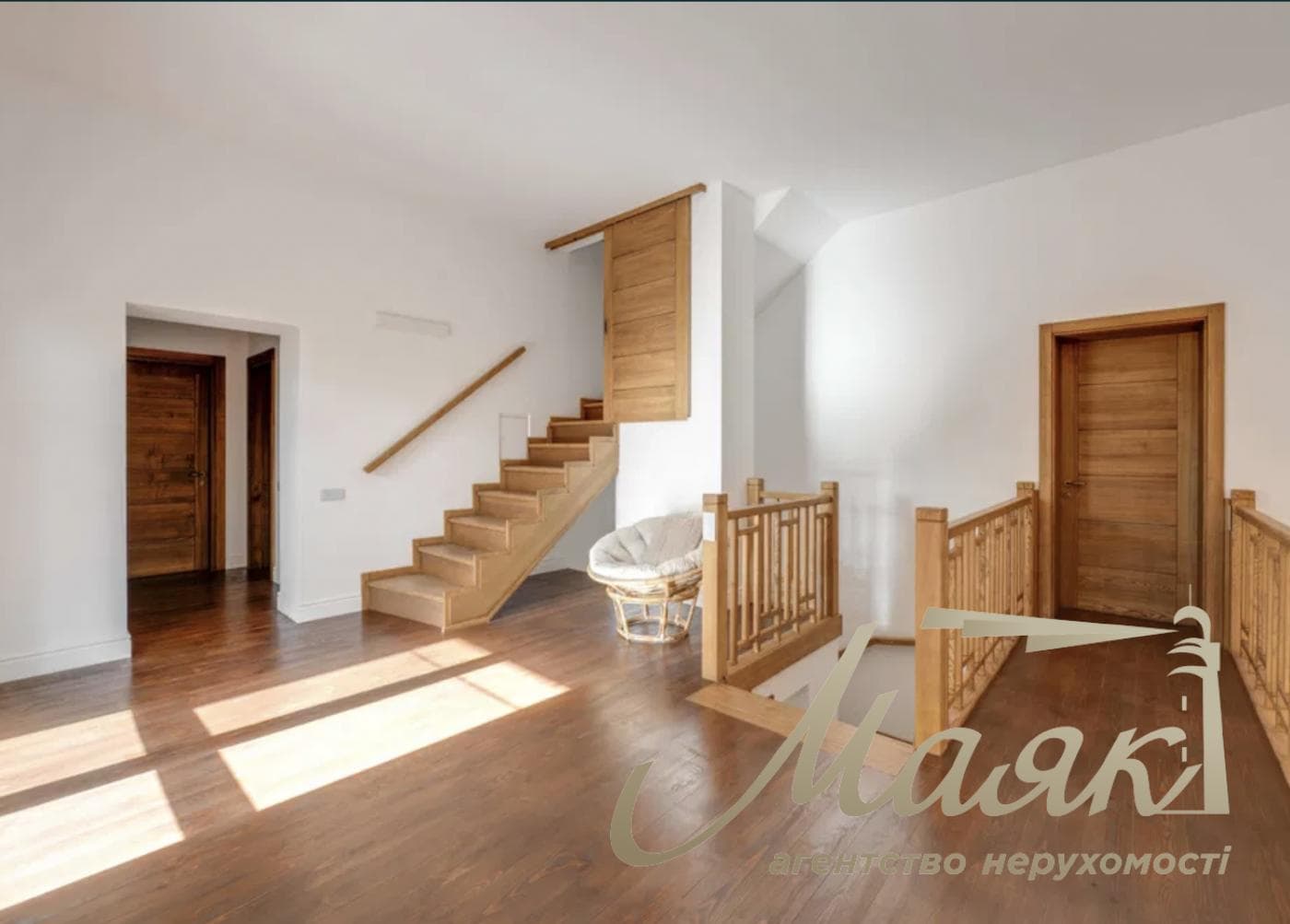 320 m² house for rent in Koncha-Zaspa. Cleaning and gardening services included