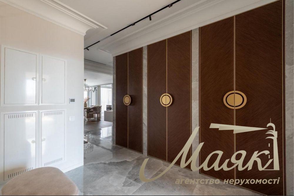 Продаж просторої 5-кімнатної квартири в ЖК "Французький квартал 2" , вул. Джонна Макейна, Печерський район.