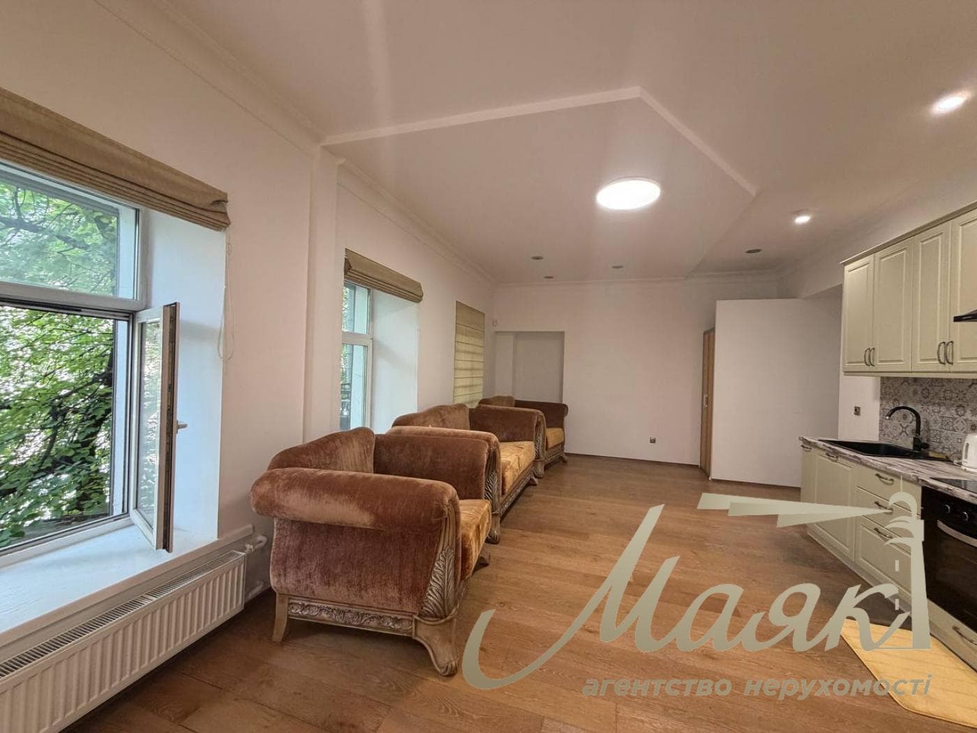 90-square-meter office for rent at 16 Lyuteranskaya St., Lipki, Khreshchatyk.