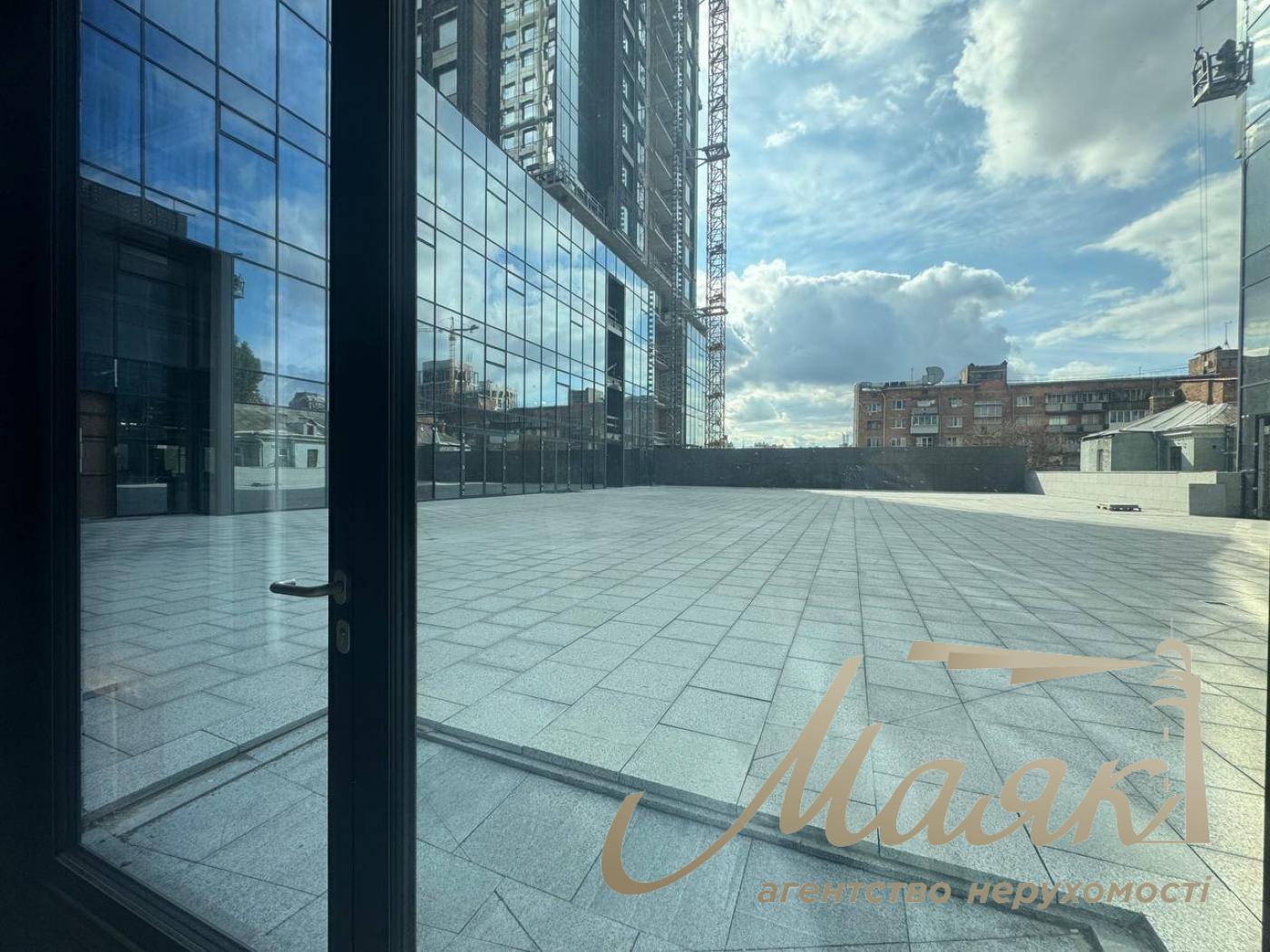 Продаж фасадного приміщення 532м2, ЖК Метрополь, Предславинська, 20