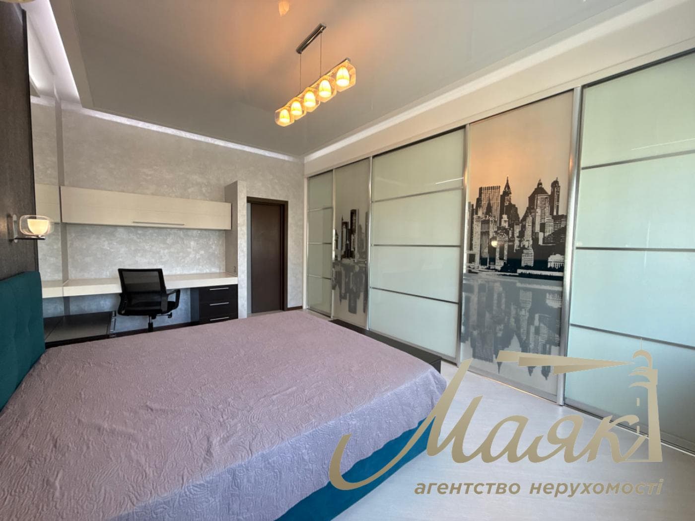 4-room apartment for rent in Pechersk, Novopecherskie Lipki residential complex, 9 Dragomirova St.