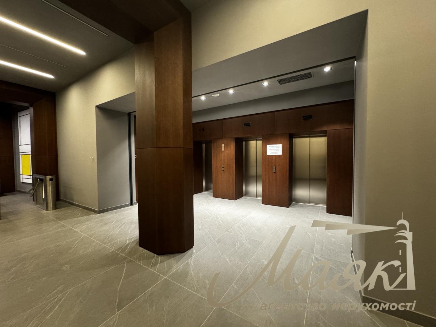 Shell and Core office rental (800-3700m2) Lavrskiy Business Center