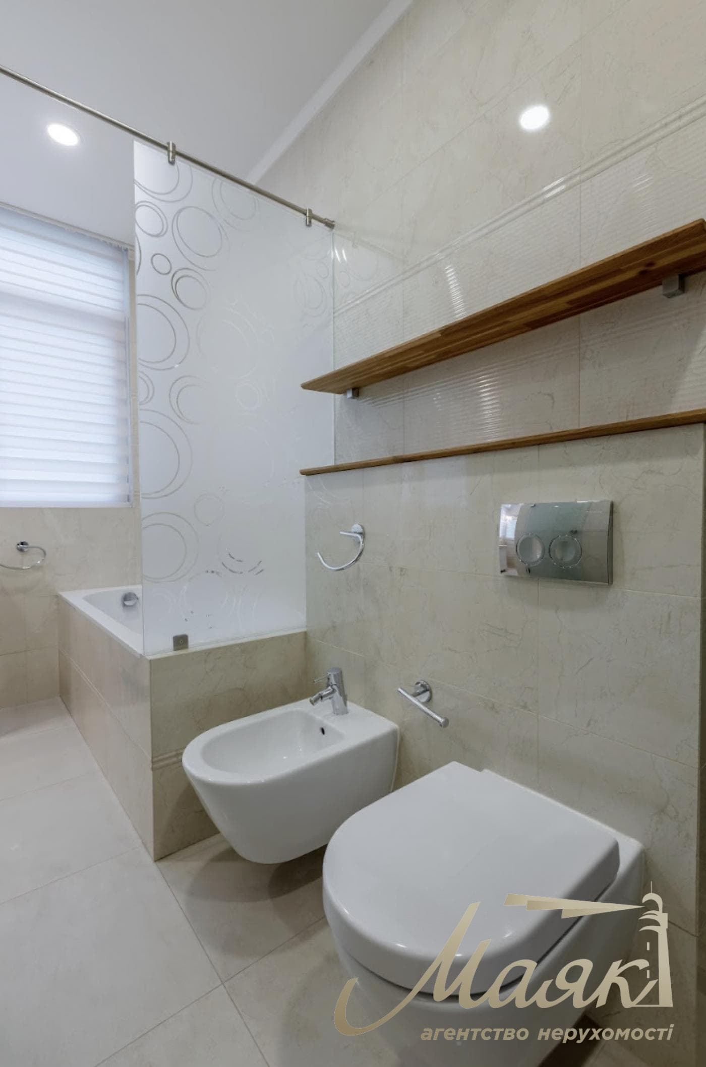 For sale 4-room apartment in LCD "Novopecherskie Lipki" Address: 16, A. Verkhoglyada St. (Dragomirov), Pechersk district.
