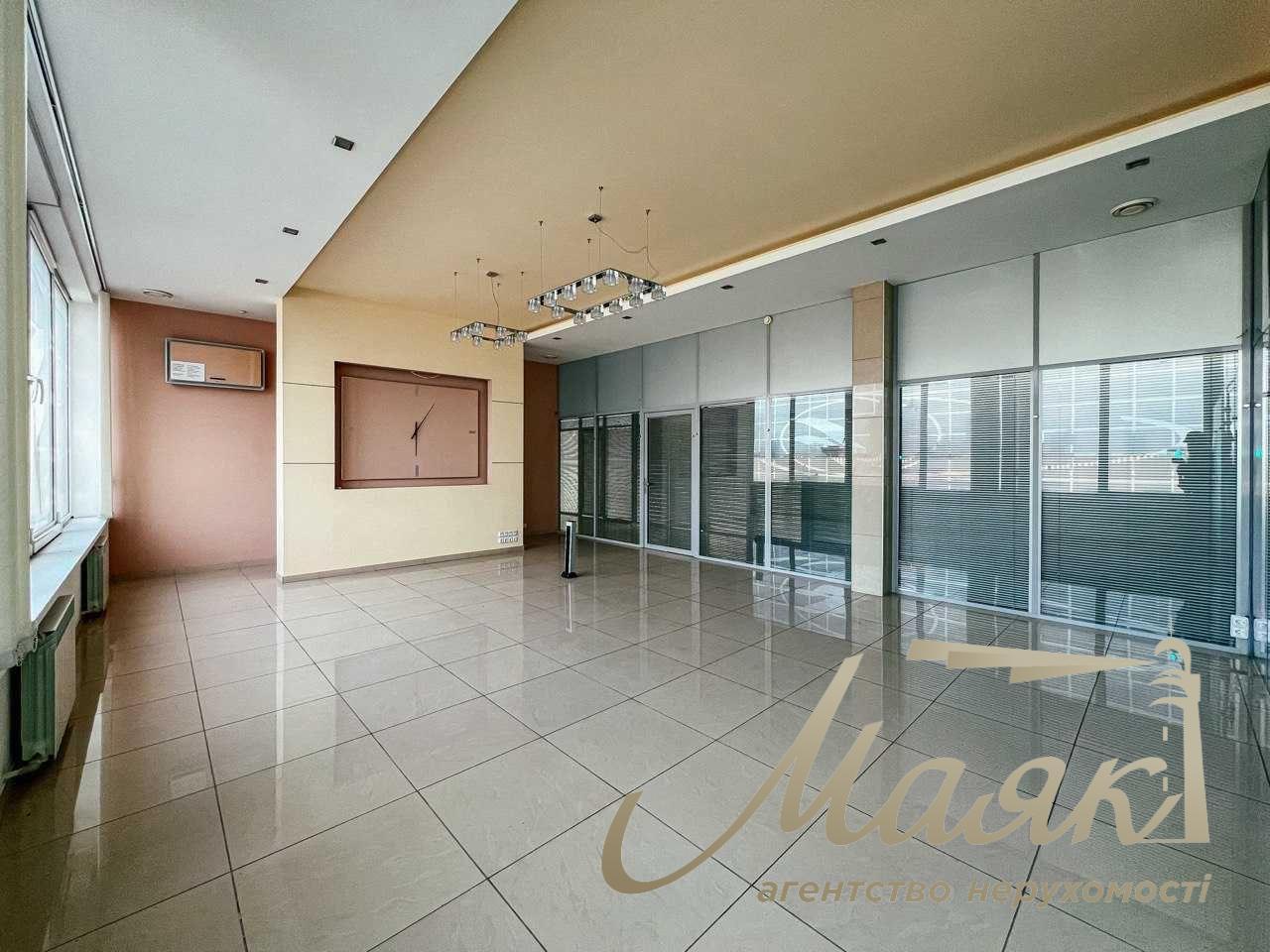 Оренда офісу на Печерську 1 158м2 на б-р Лесі Українки 26.