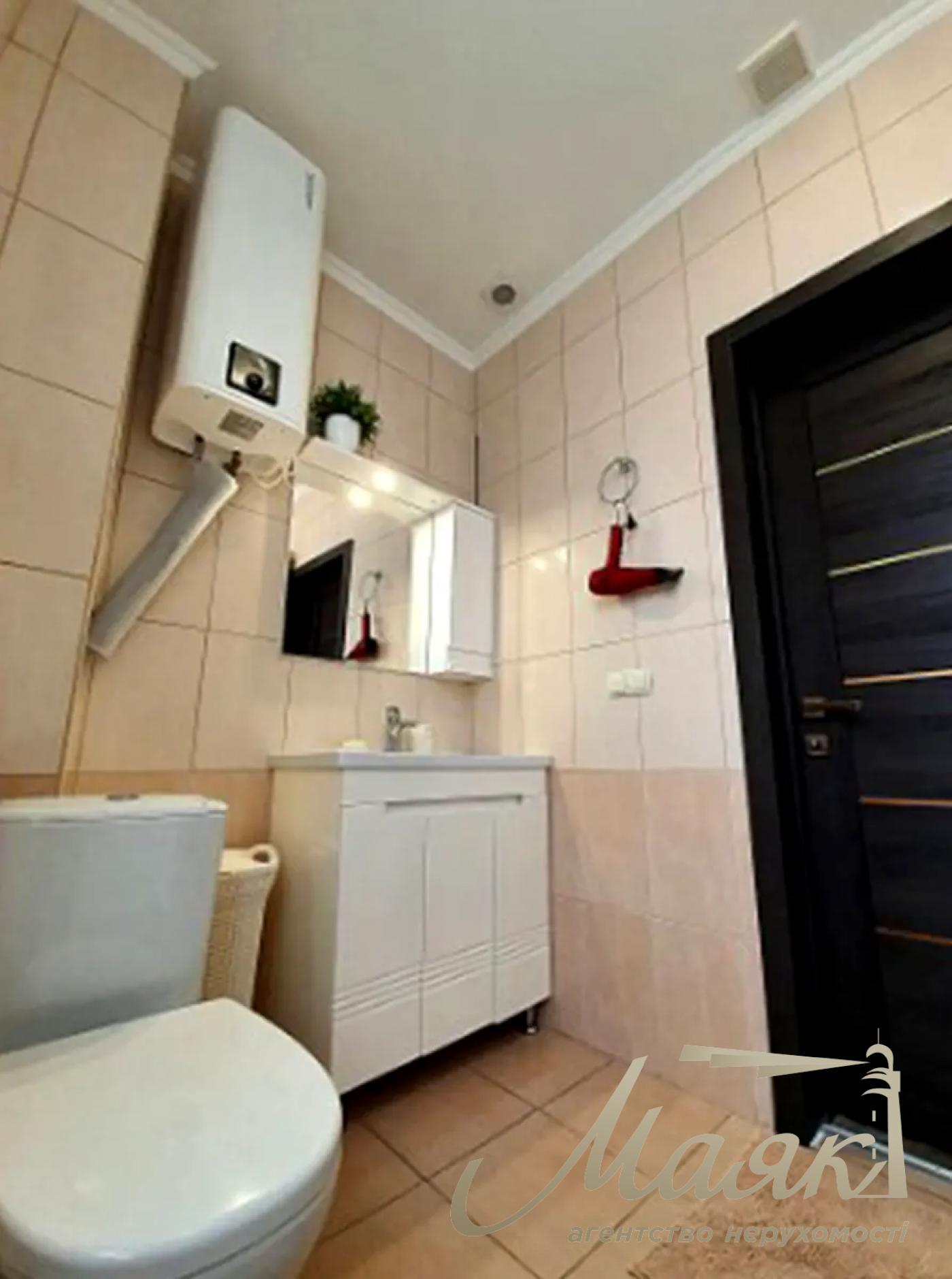 Rent 3-room apartment, Sofievskaya street1, Independence Maidan,