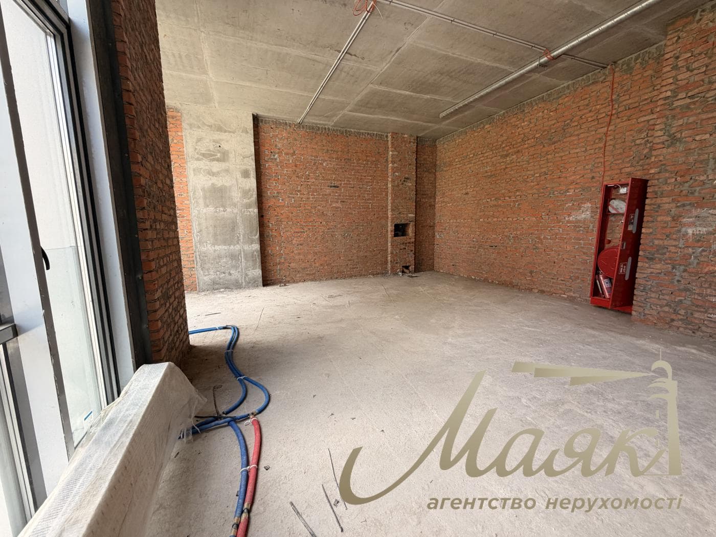 Rent a front commercial premises Residential Complex Novopecherskie Lipki, Verkhoglyada str.