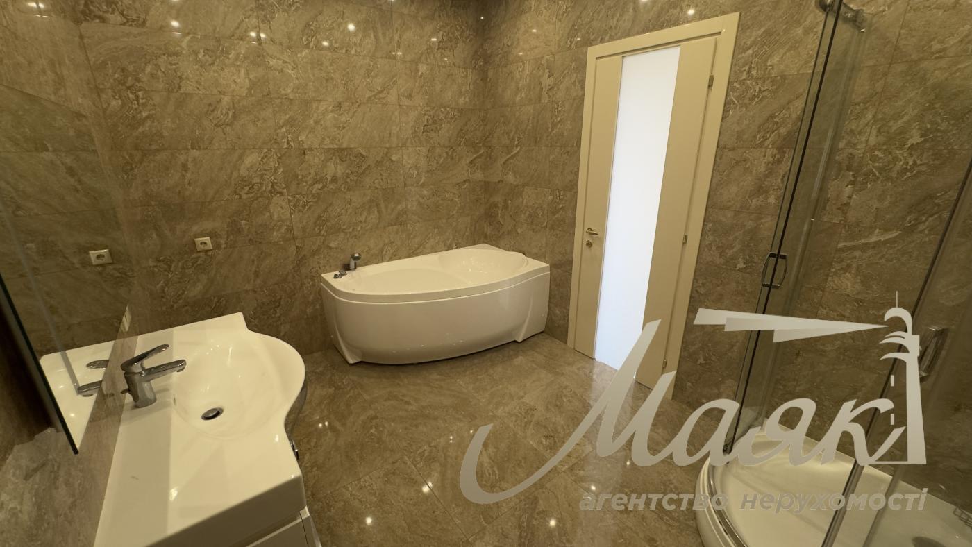 Rent office space 200m2 in the center, Klovskyi Spusk 7