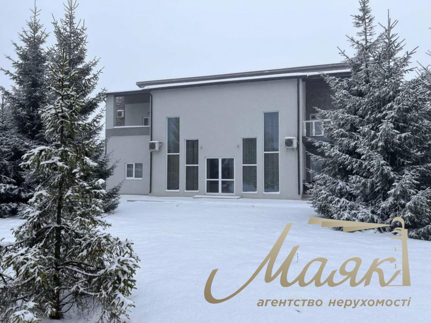 Продаж 2-х поверхового будинку 250 м², Хотів