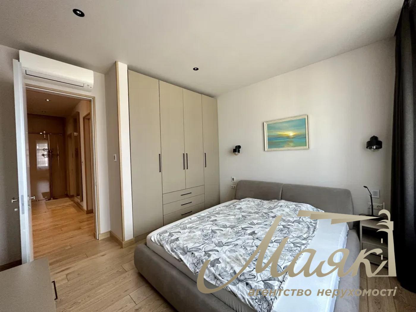 Продаж дворівневої 4к квартири вул. Коновальця, Печерськ