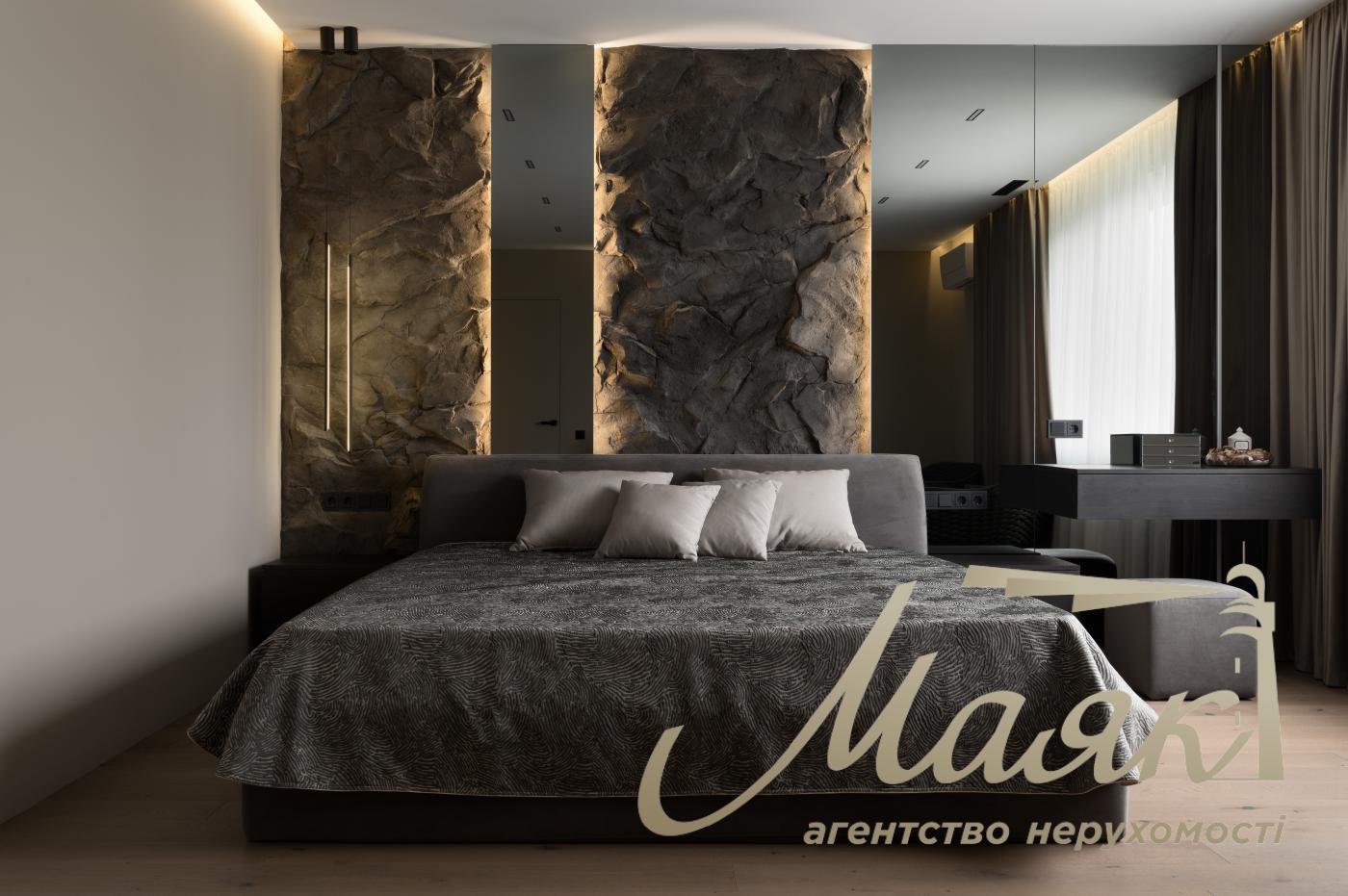 Sale of 2-storey townhouse 296m2, (3.5 hundredths) Kozin