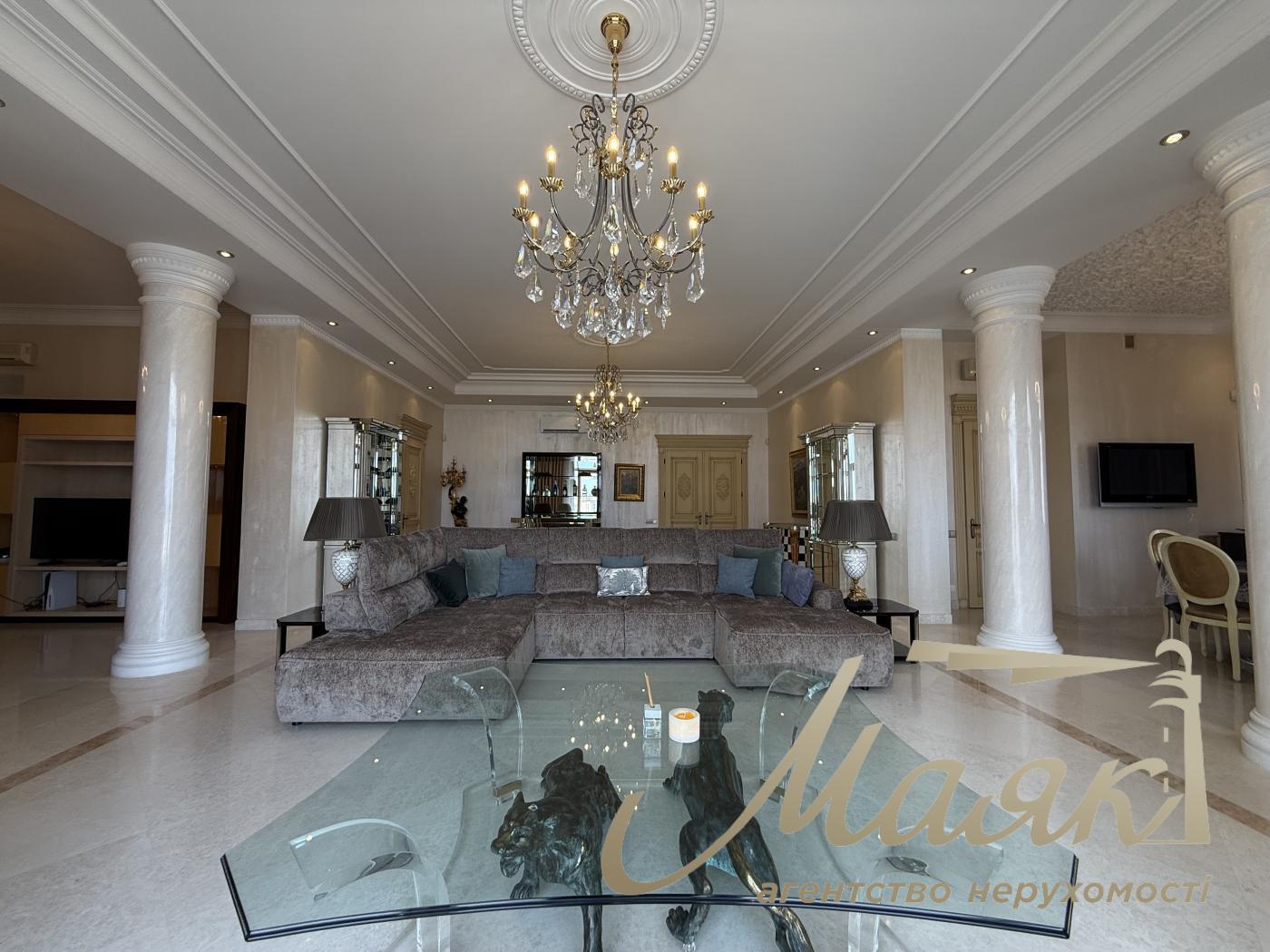 Аренда видовой 3к квартиры 245 кв. м на ул. Паторжинского 14, Центр, Шевченковский район