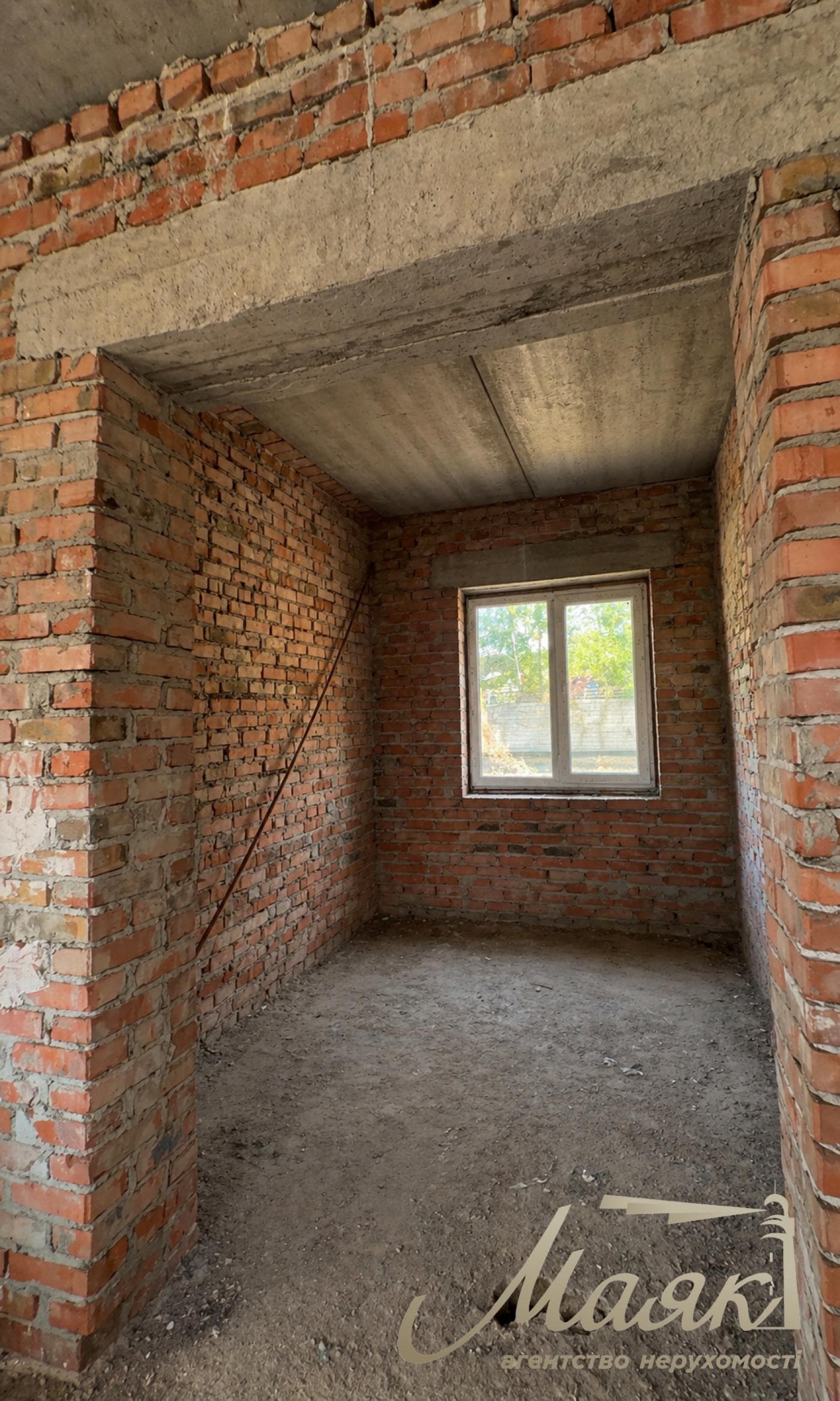 Capital brick house for sale 270m2 near Kiev, Novoobukhivske direction