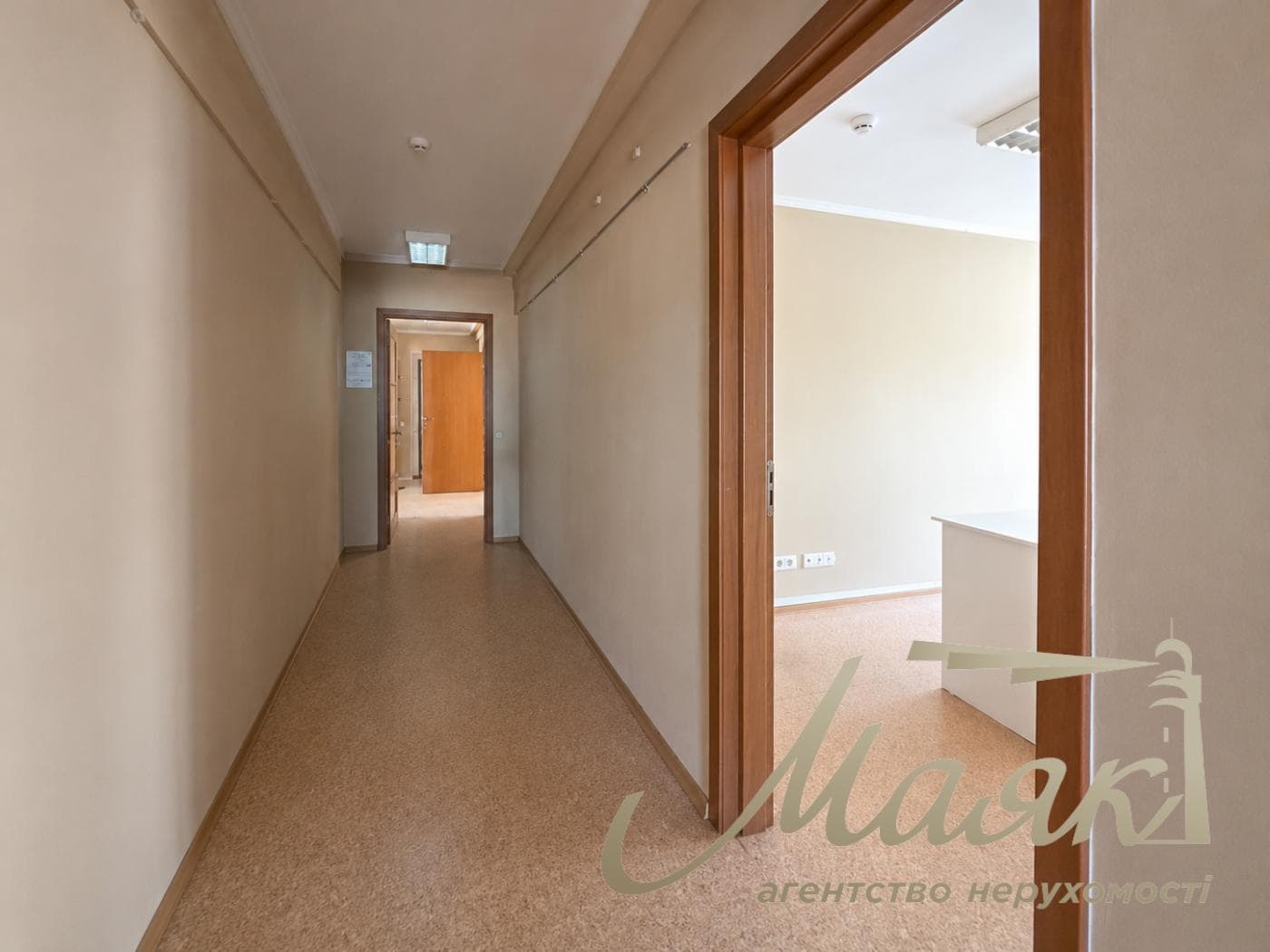 Office for rent 258m2 in the center of Kyiv, Antonovycha street.