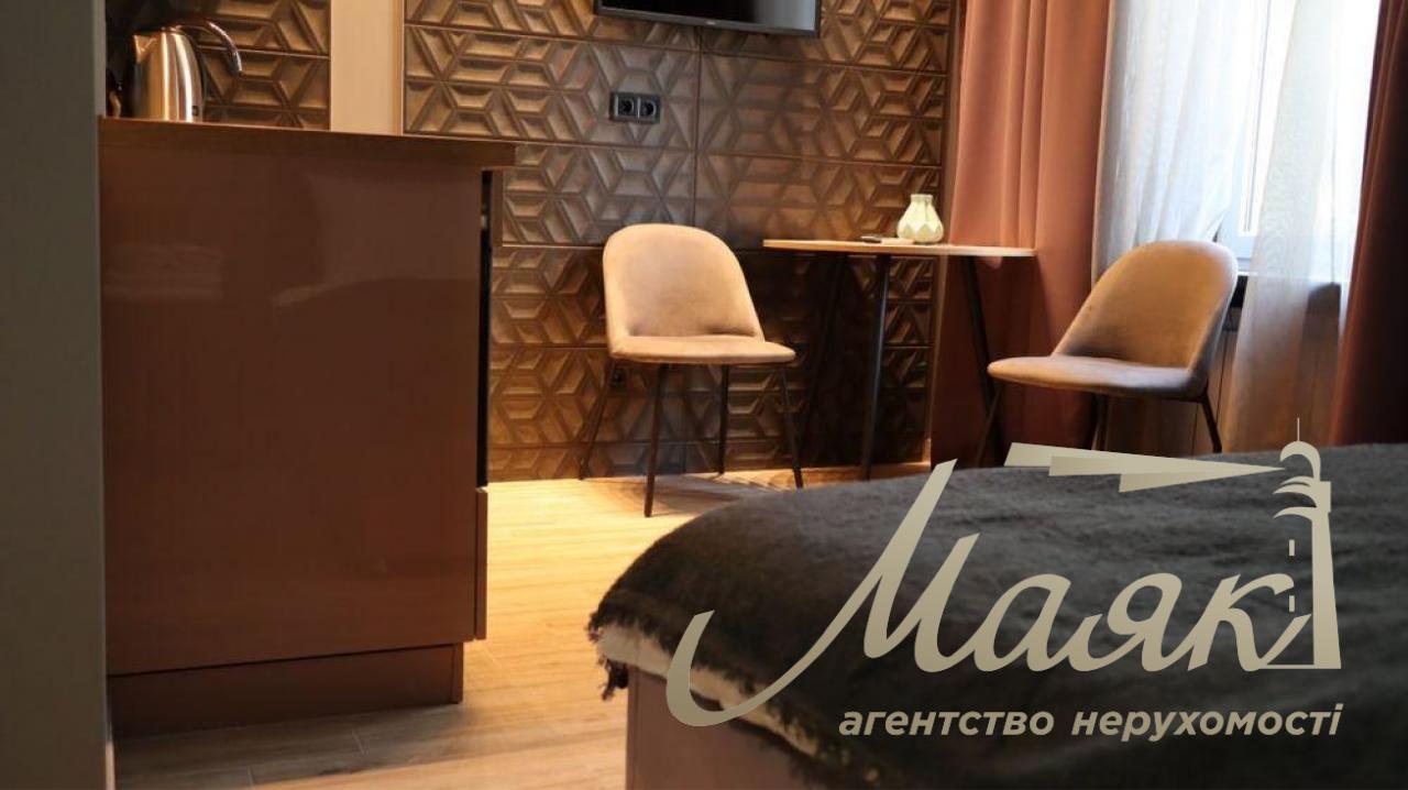 Продаж 2х-смарт квартири пл.Льва Толстого