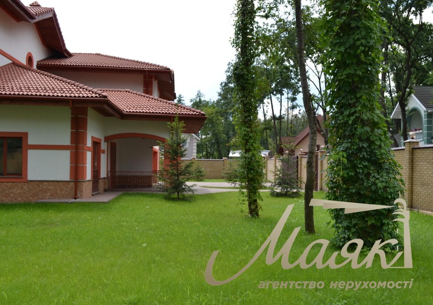 Продаж будинку 436 м² у КМ "Романківська Діброва" с.Романків, вул. Сосновий Бір, 20 соток, Обухівський напрямок, Київська область