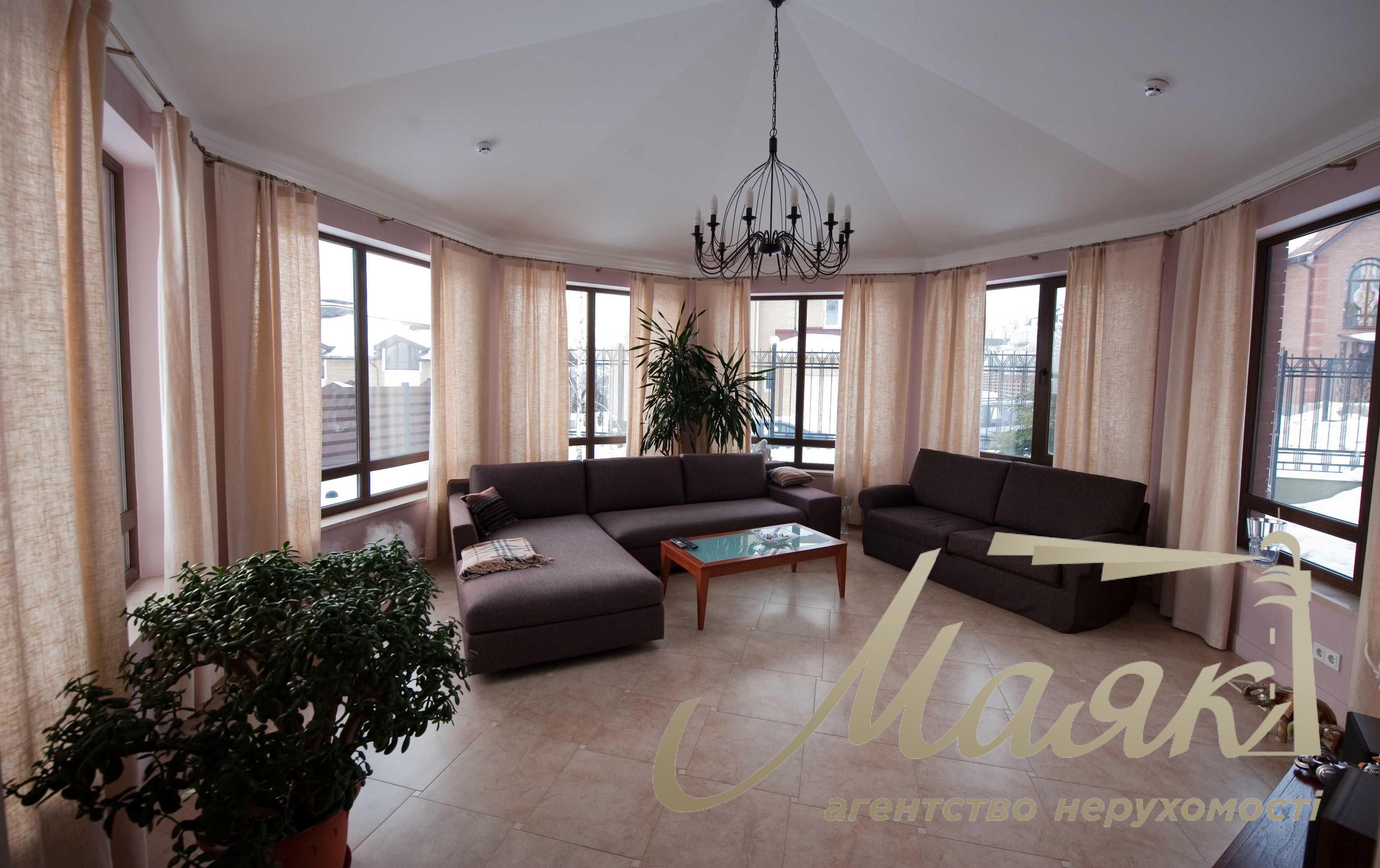 Оренда будинку 260м2 з басейном у Лісниках. КМ "Зелений Гай"