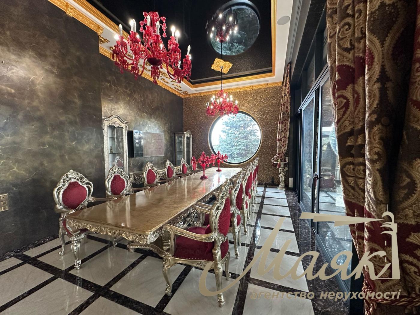 For sale one-storey cottage with access to the lake in the cottage town in the village of New Bezradichi, Obukhiv district.