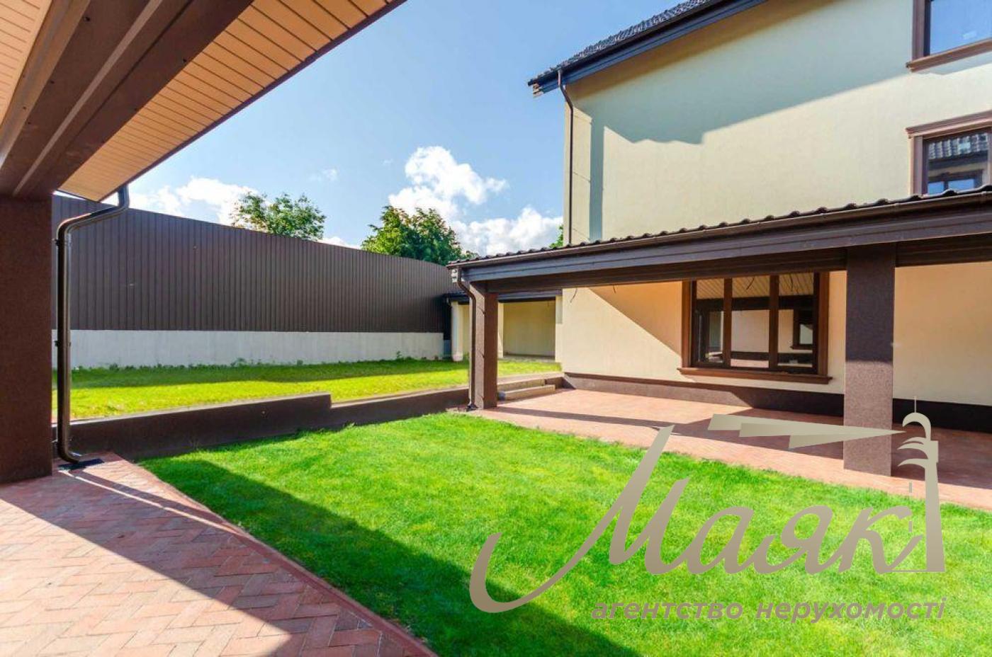 Продаж 3х-поверхового будинку вул. Бродівська, Голосієво, Київ