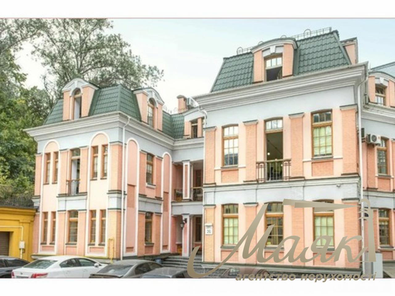 Продаж бізнес центру на Воздвиженці з орендарями, Поділ