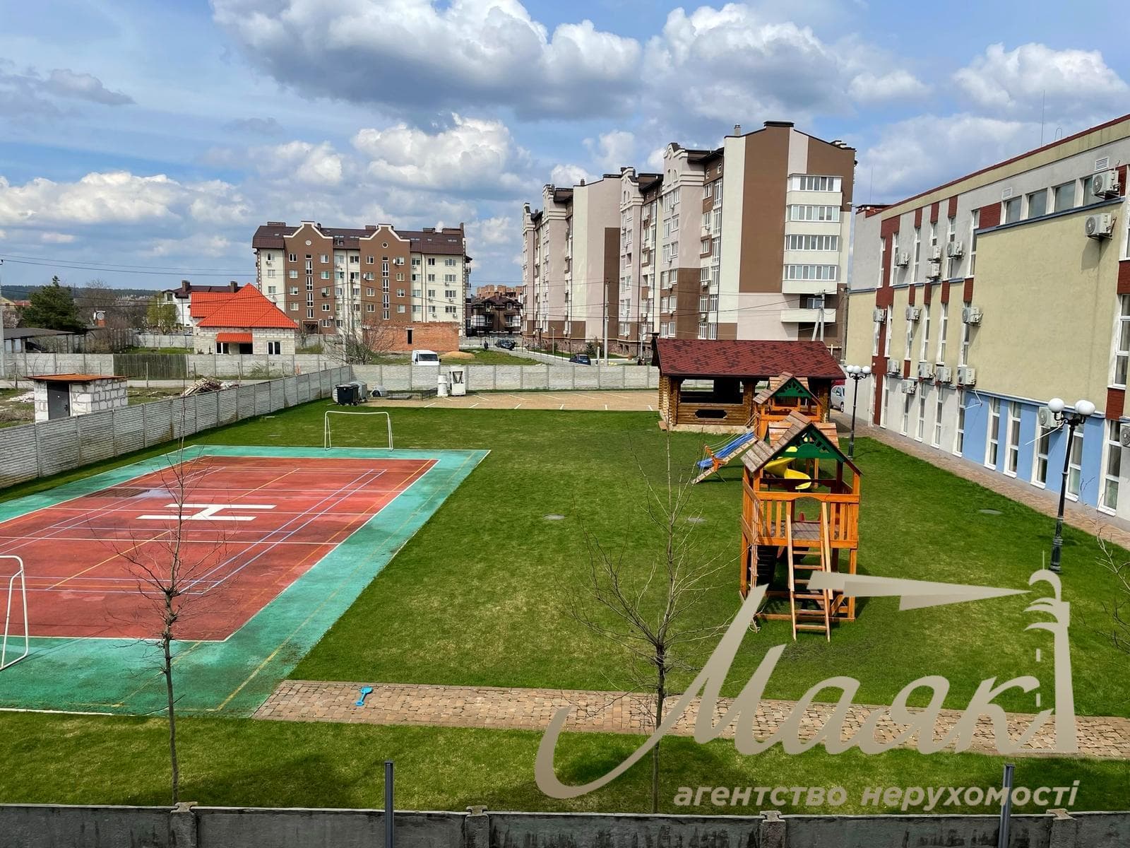 For sale townhouse 174m2 in Khodosova village, LCD "KaDenyuk Homes", Obukhiv direction, Kyiv region