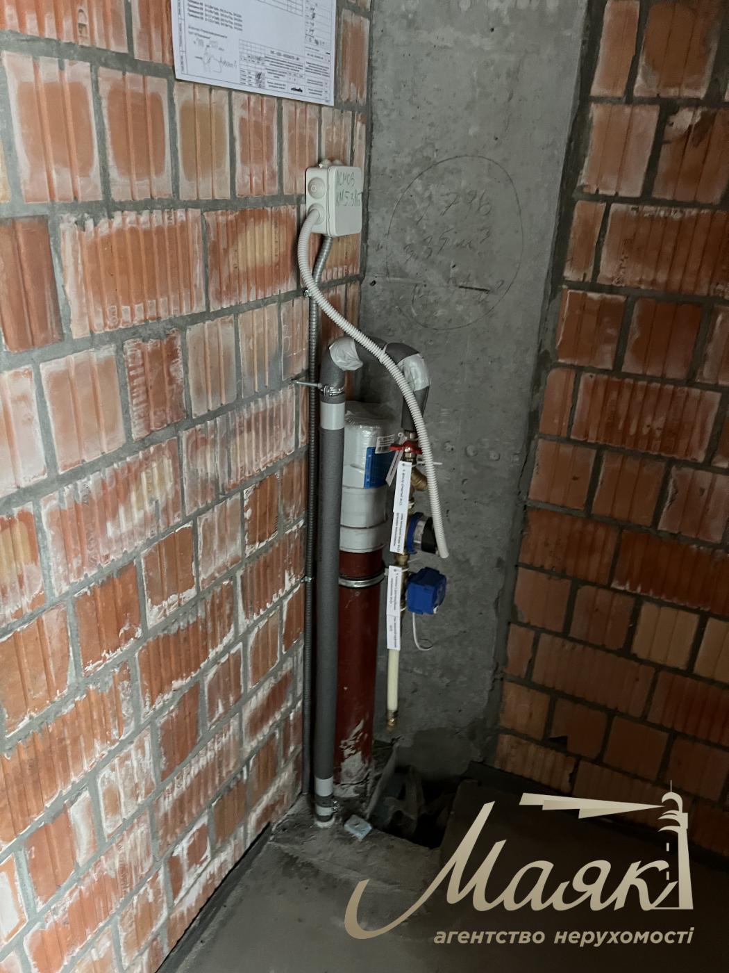 Sale of facade premises 26.3 m2, residential complex UNIT HOME.