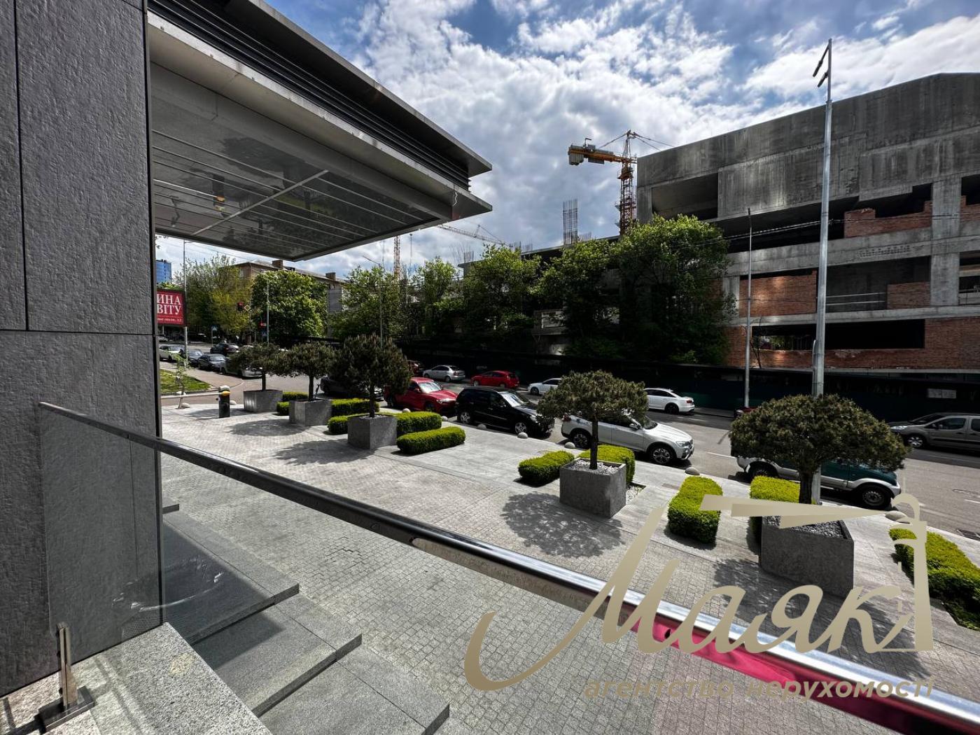 Sale of 4-room apartment 177m2+terrace in residential complex “Central park”