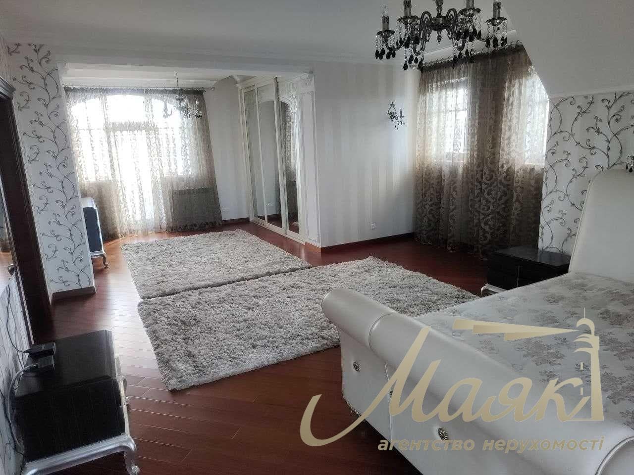 Продаж ексклюзивного триповерхового будинку площею 288 м² у житловому комплексі «Козя Спіна», Нові Петрівці, поруч із Межигір’ям, Вишгород