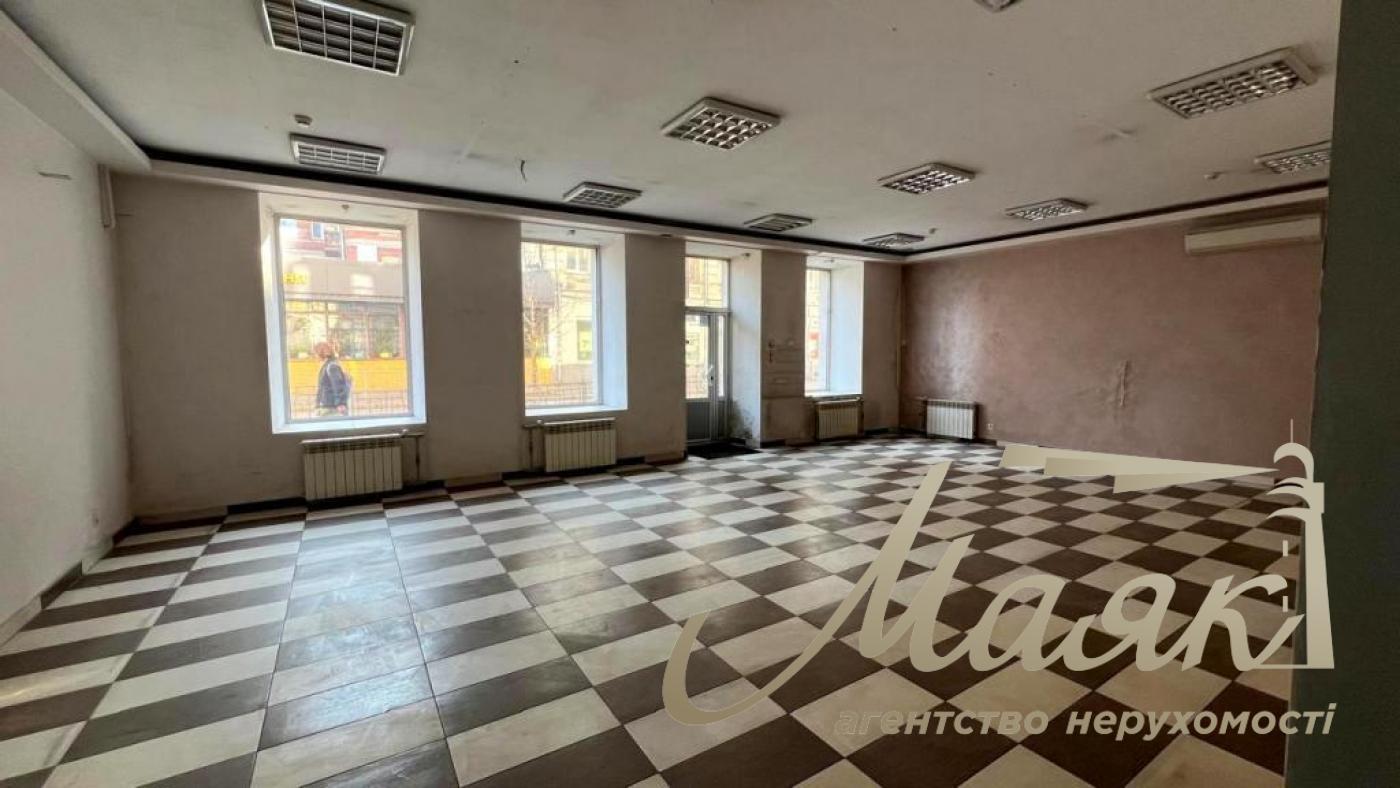 Rent a facade premises 113 sq.m.sq. Lower Val, Podol