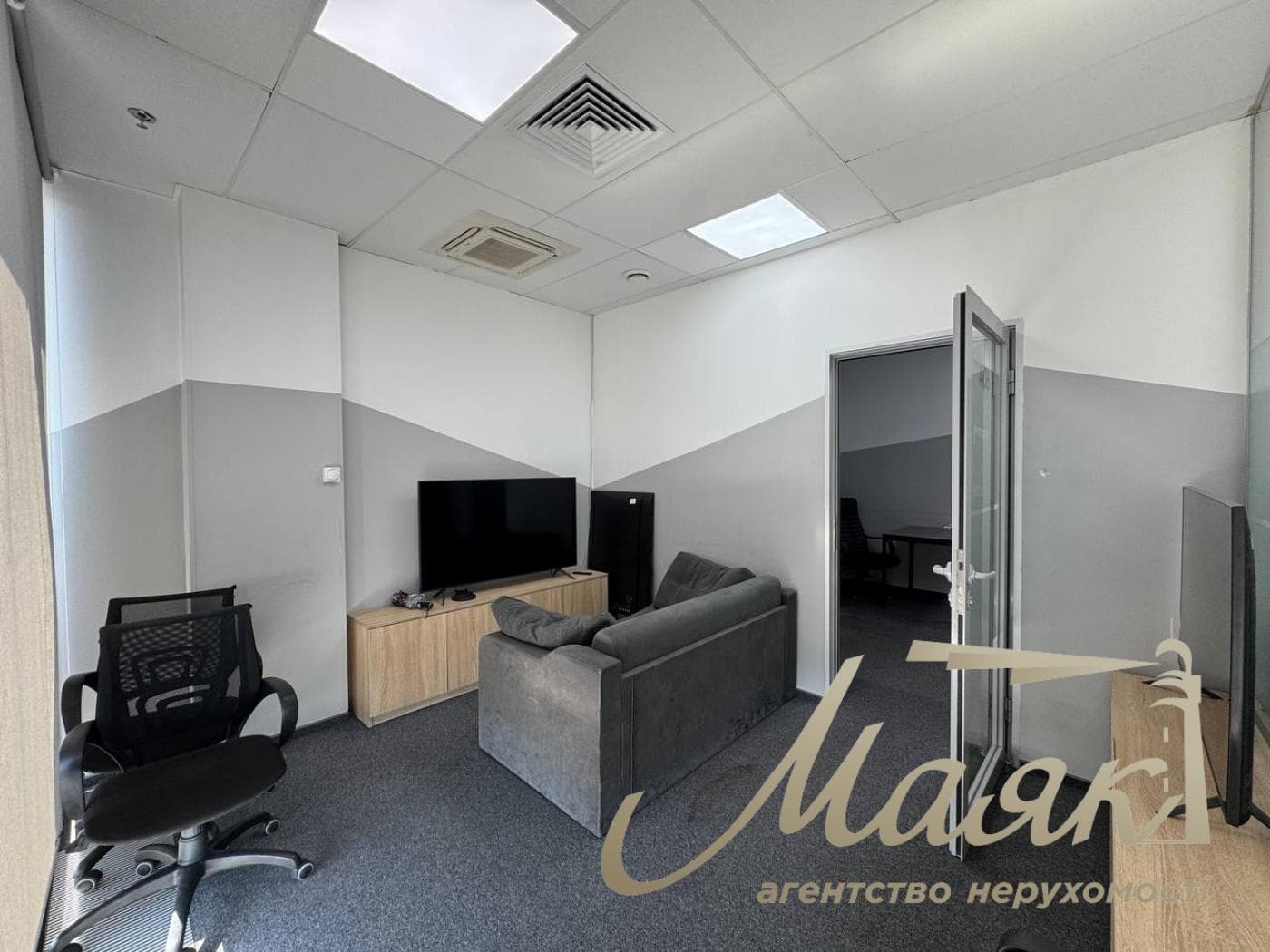 Office space for rent: 972 m² in the business center at 15 Leipzigskaya St., Pechersky District.