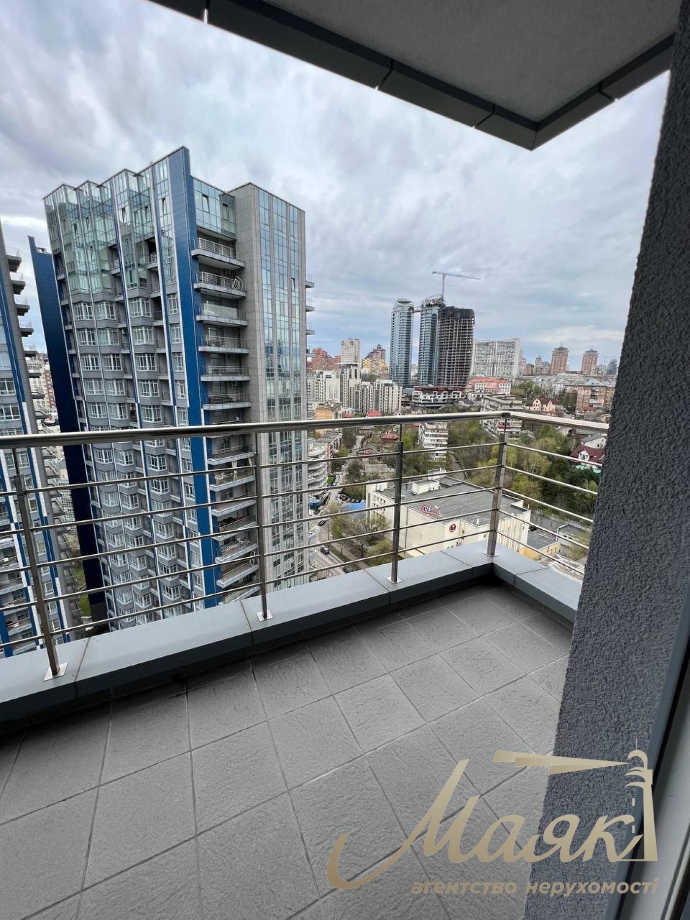 Sale of 4-room apartment 177m2+terrace in residential complex “Central park”