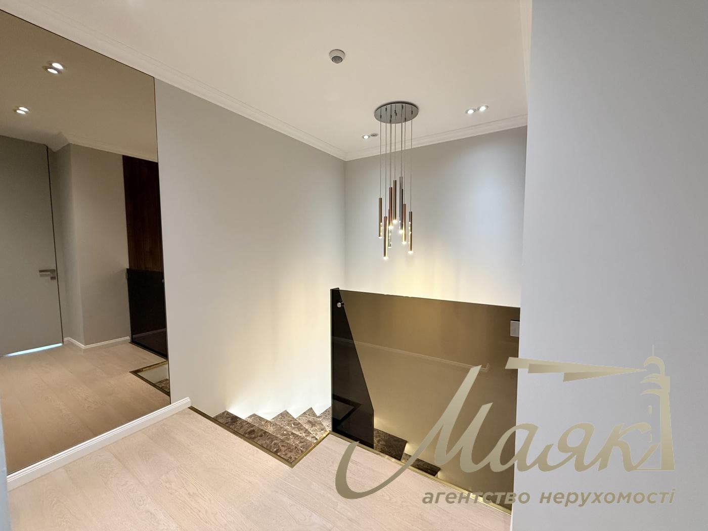 100-square-meter penthouse for rent in the Podvysotsky residential complex, Podvysotsky Street