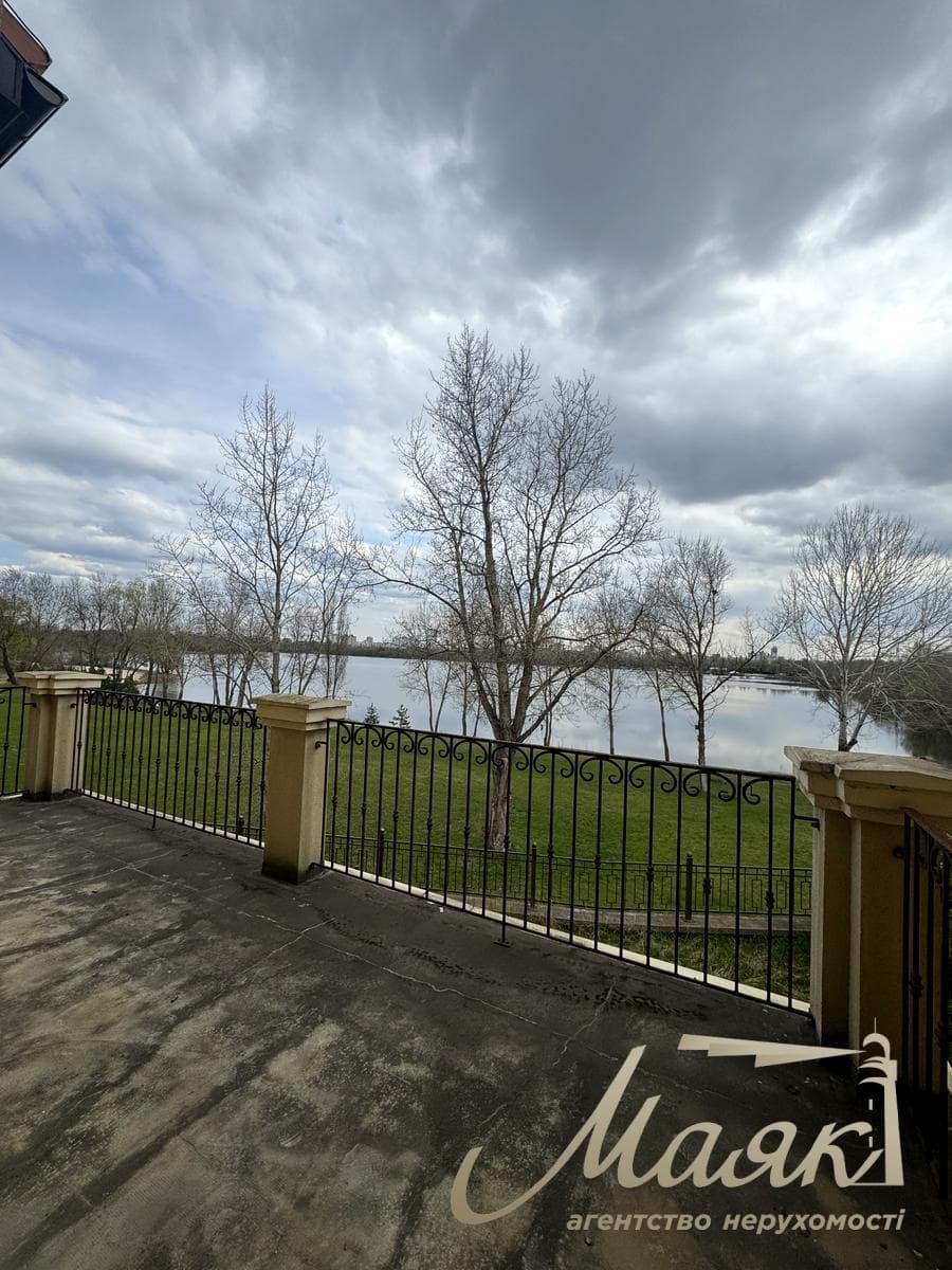 Продаж видового 3х поверхового таунхауса площею 270 м² у закритому комплексі "Італійський квартал", Оболонський район, Київ