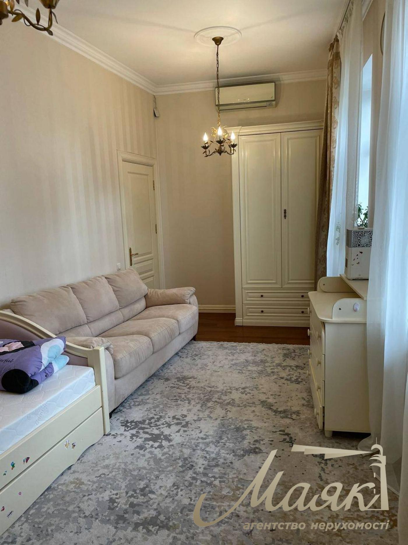 Rent 3-room apartment st. Saksaganskogo 63, Center